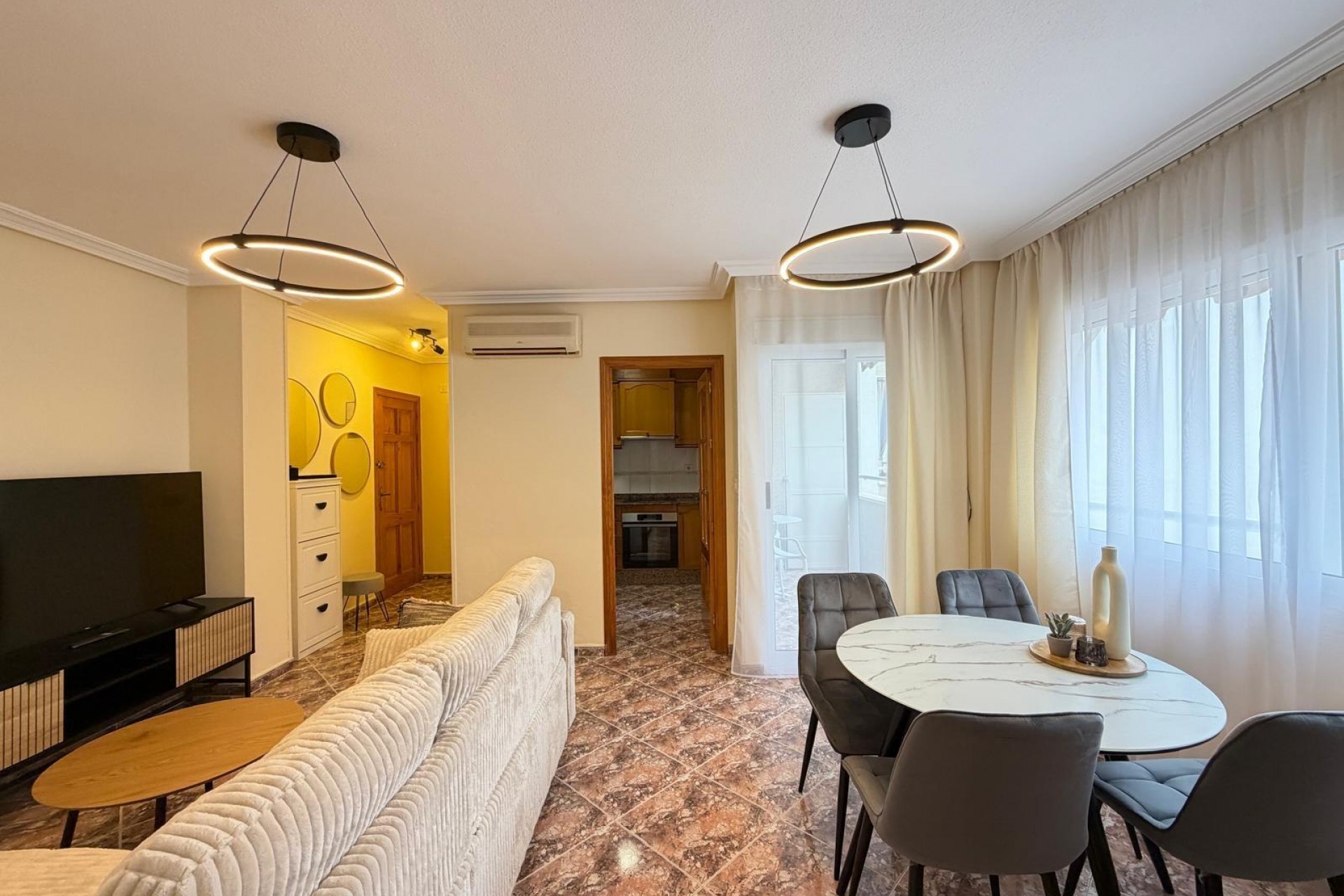 Resale - Apartment -
Torrevieja - Centro