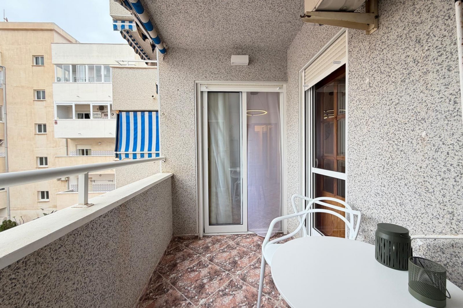 Resale - Apartment -
Torrevieja - Centro
