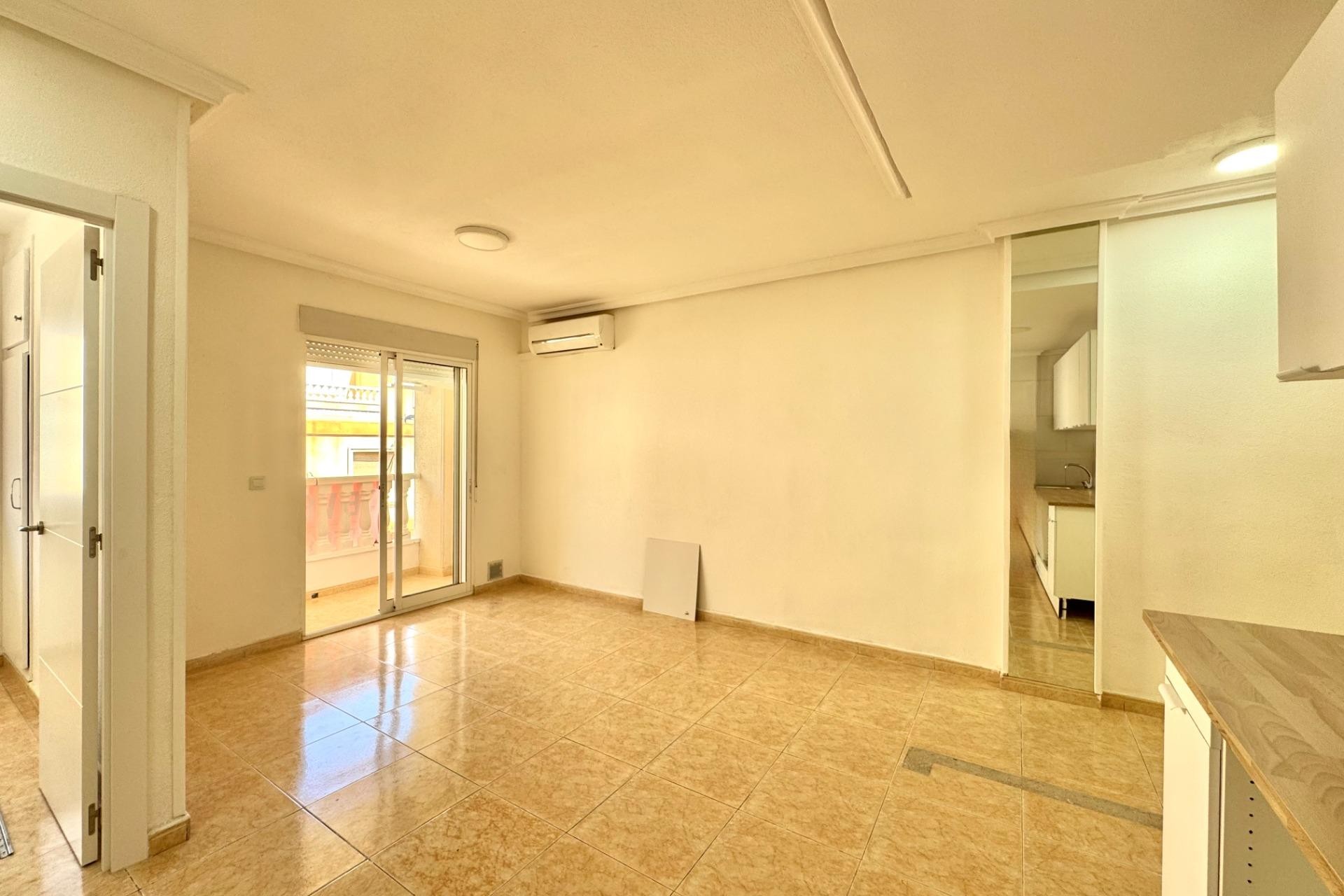 Resale - Apartment -
Torrevieja - Centro