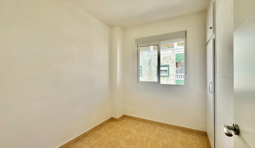 Resale - Apartment -
Torrevieja - Centro