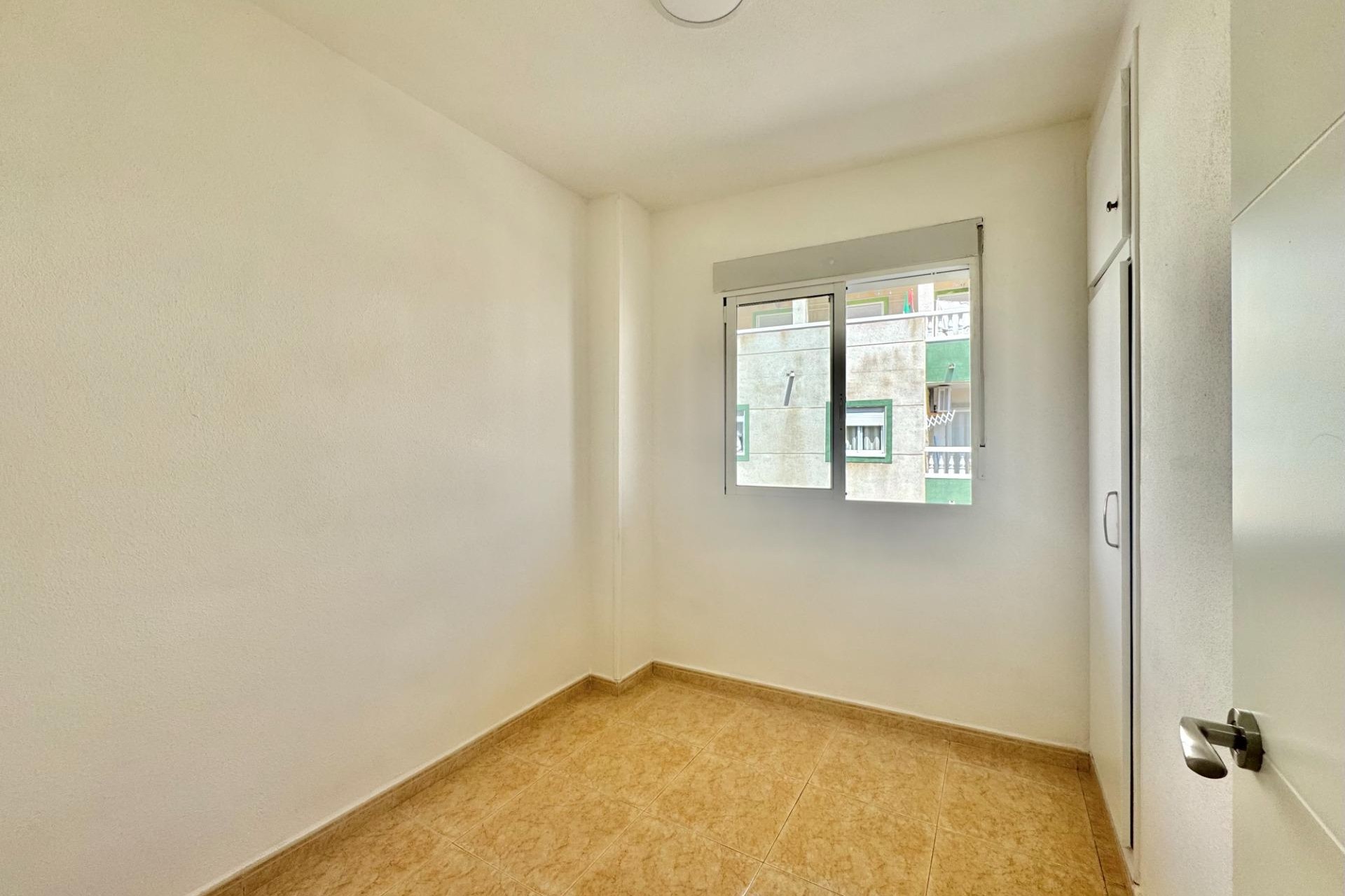 Resale - Apartment -
Torrevieja - Centro