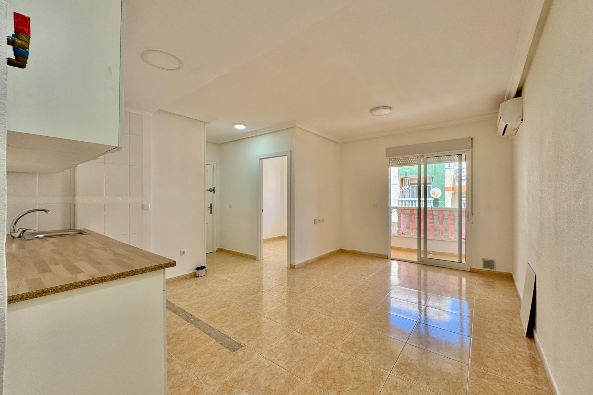Resale - Apartment -
Torrevieja - Centro