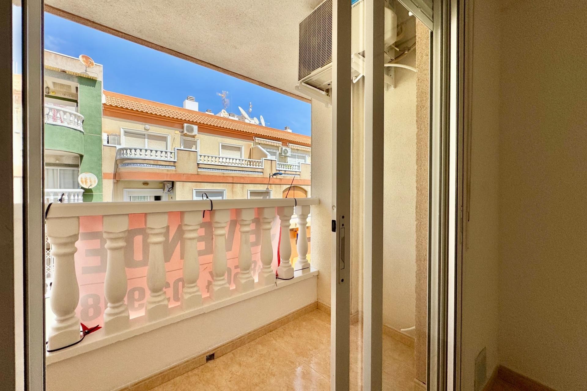 Resale - Apartment -
Torrevieja - Centro