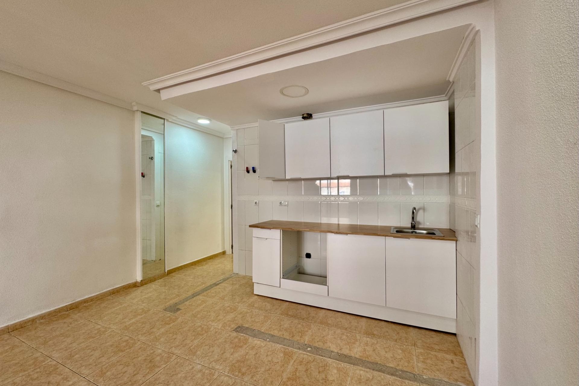 Resale - Apartment -
Torrevieja - Centro