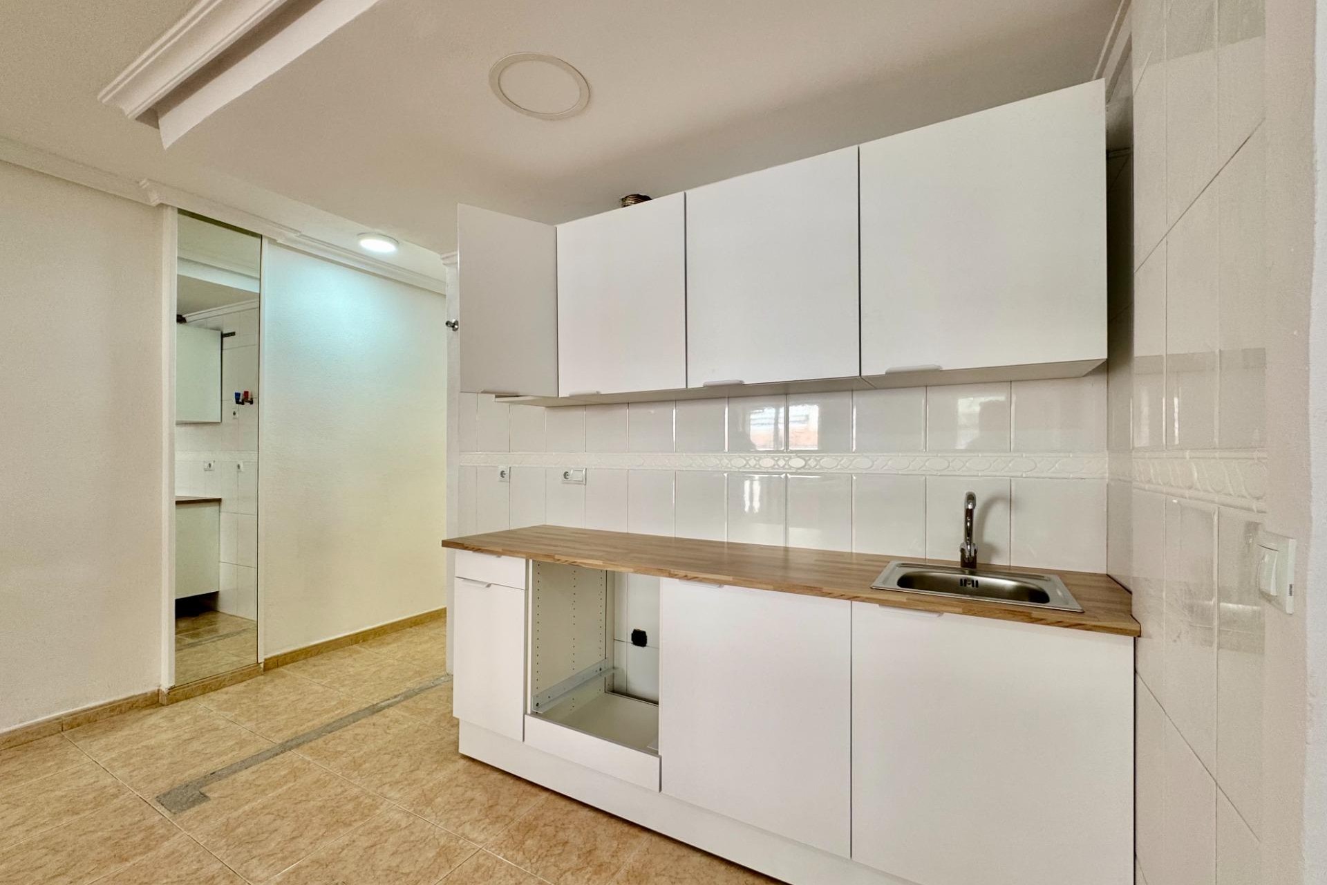 Resale - Apartment -
Torrevieja - Centro