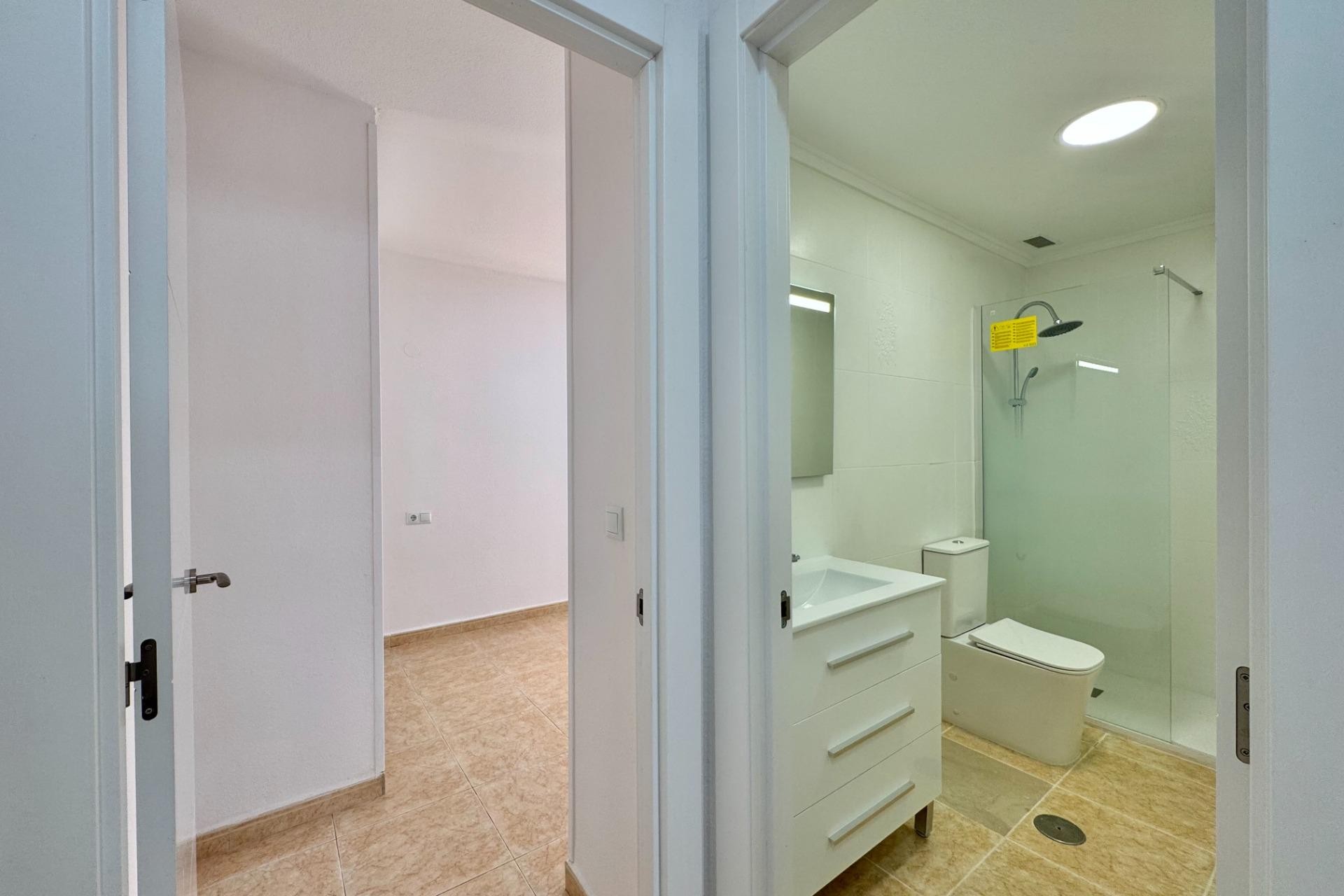Resale - Apartment -
Torrevieja - Centro