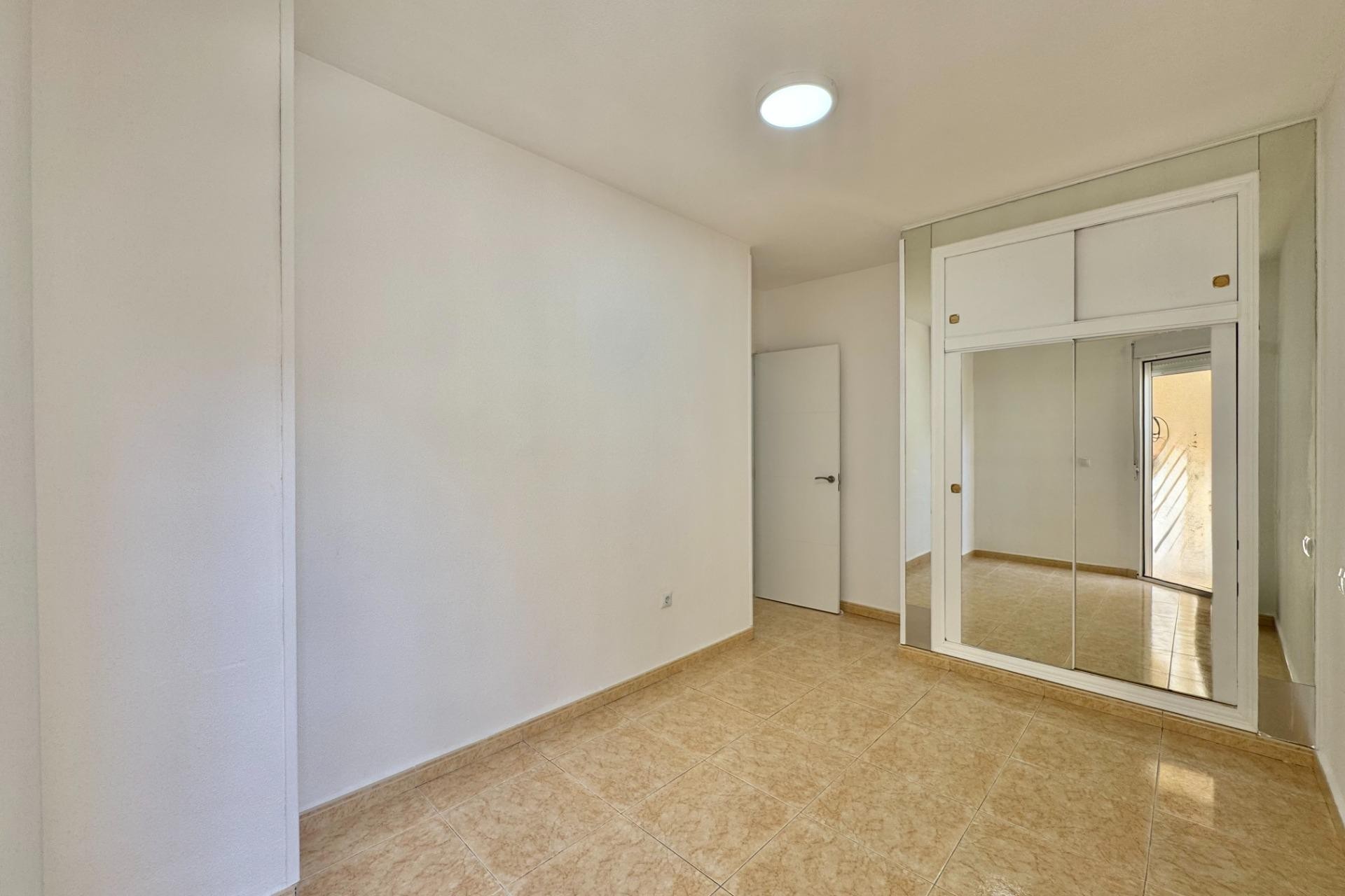 Resale - Apartment -
Torrevieja - Centro