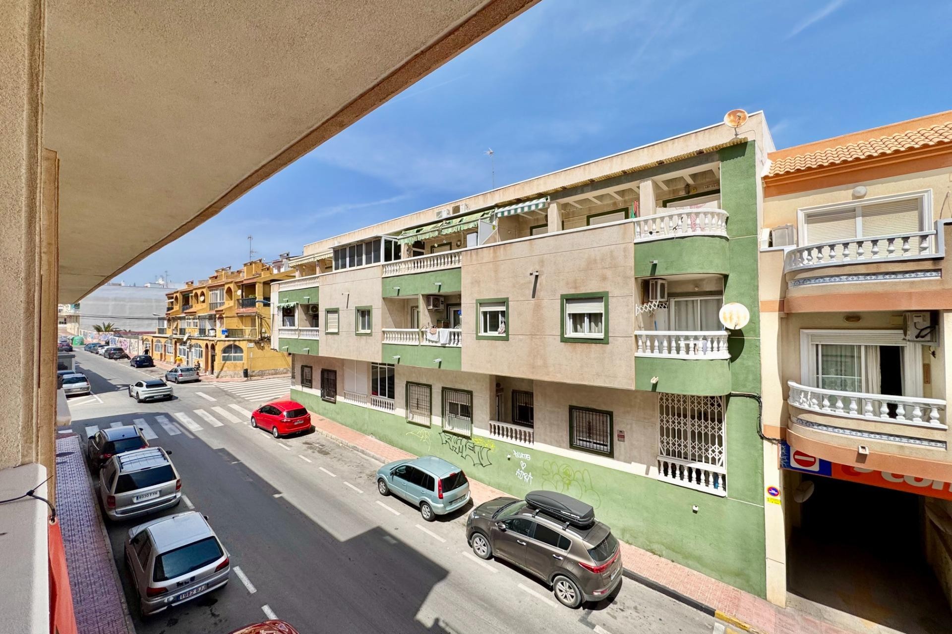 Resale - Apartment -
Torrevieja - Centro
