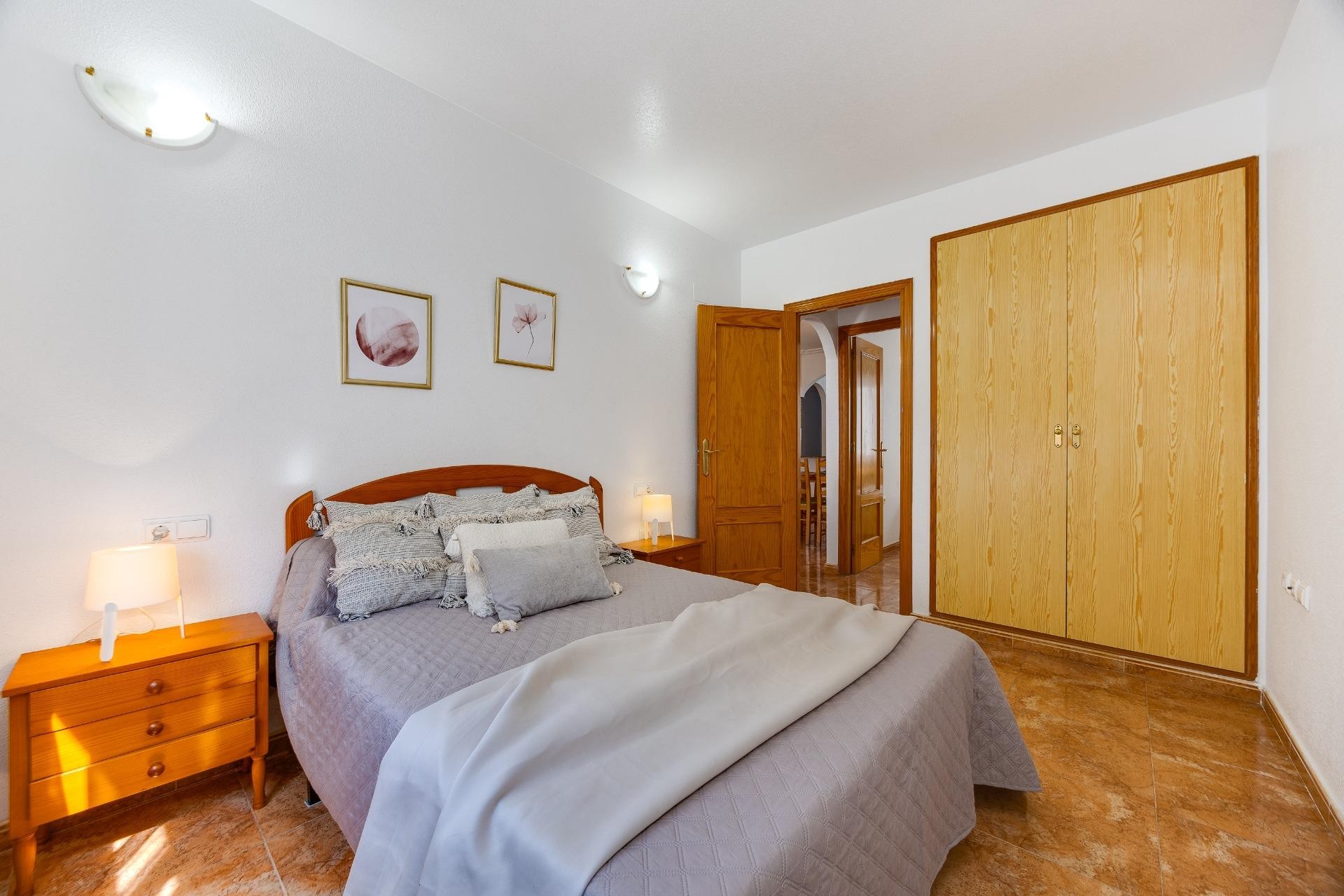 Resale - Apartment -
Torrevieja - Centro
