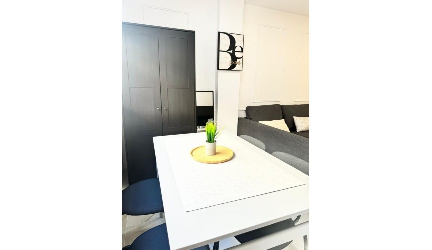 Resale - Apartment -
Torrevieja - Centro