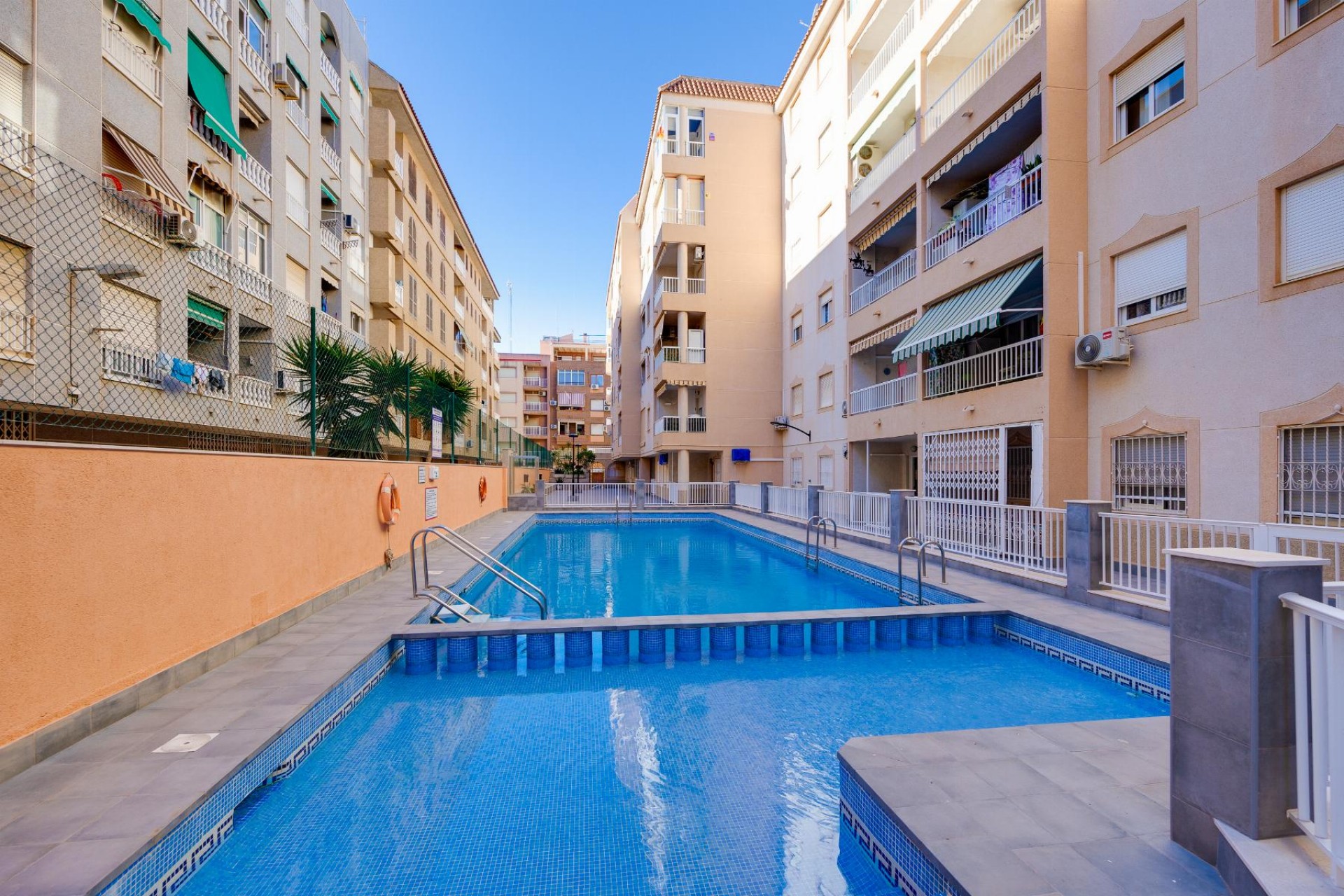 Resale - Apartment -
Torrevieja - Costa Blanca