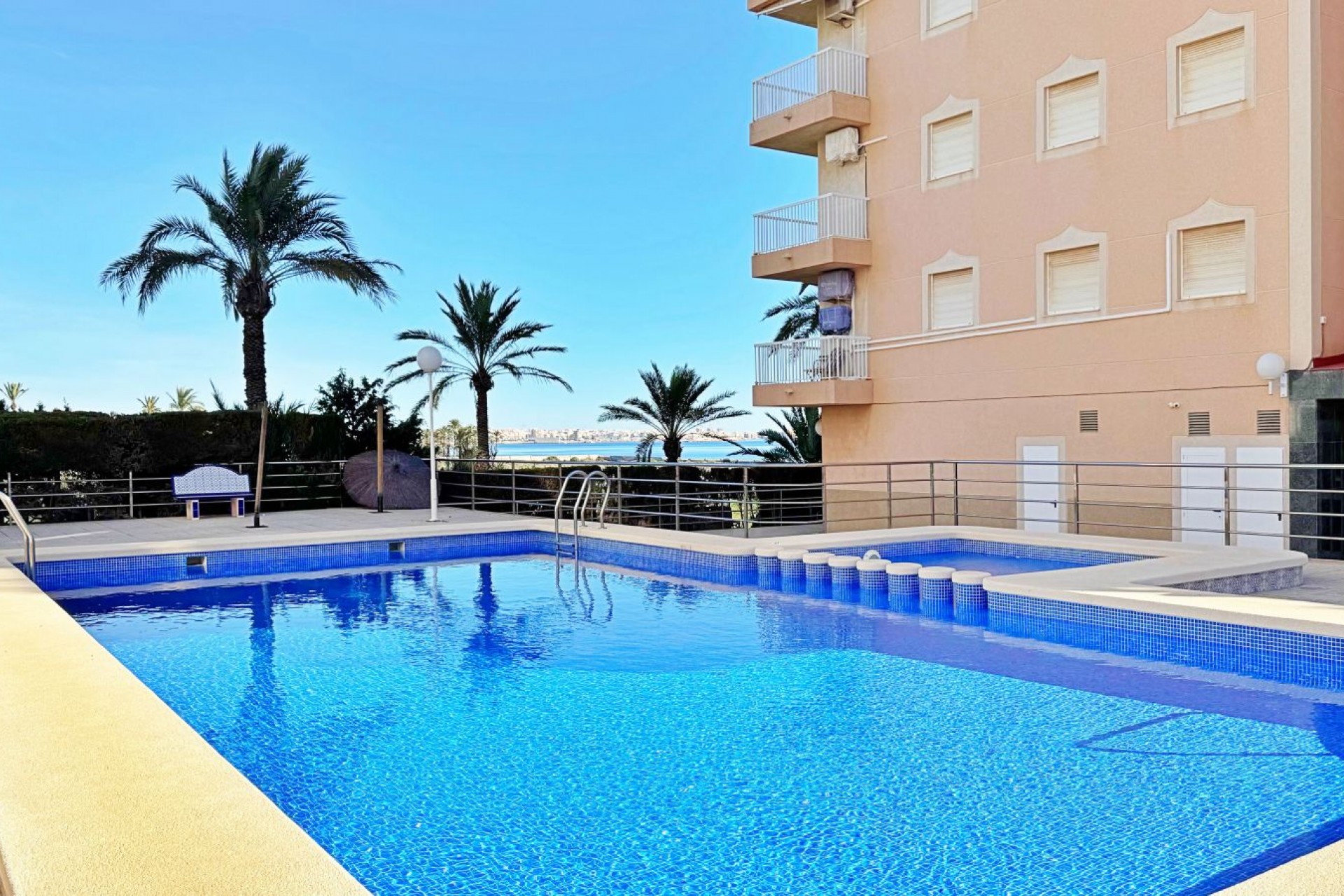 Resale - Apartment -
Torrevieja - Costa Blanca