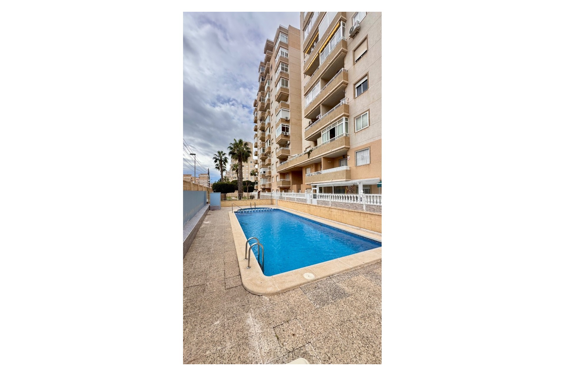 Resale - Apartment -
Torrevieja - Costa Blanca