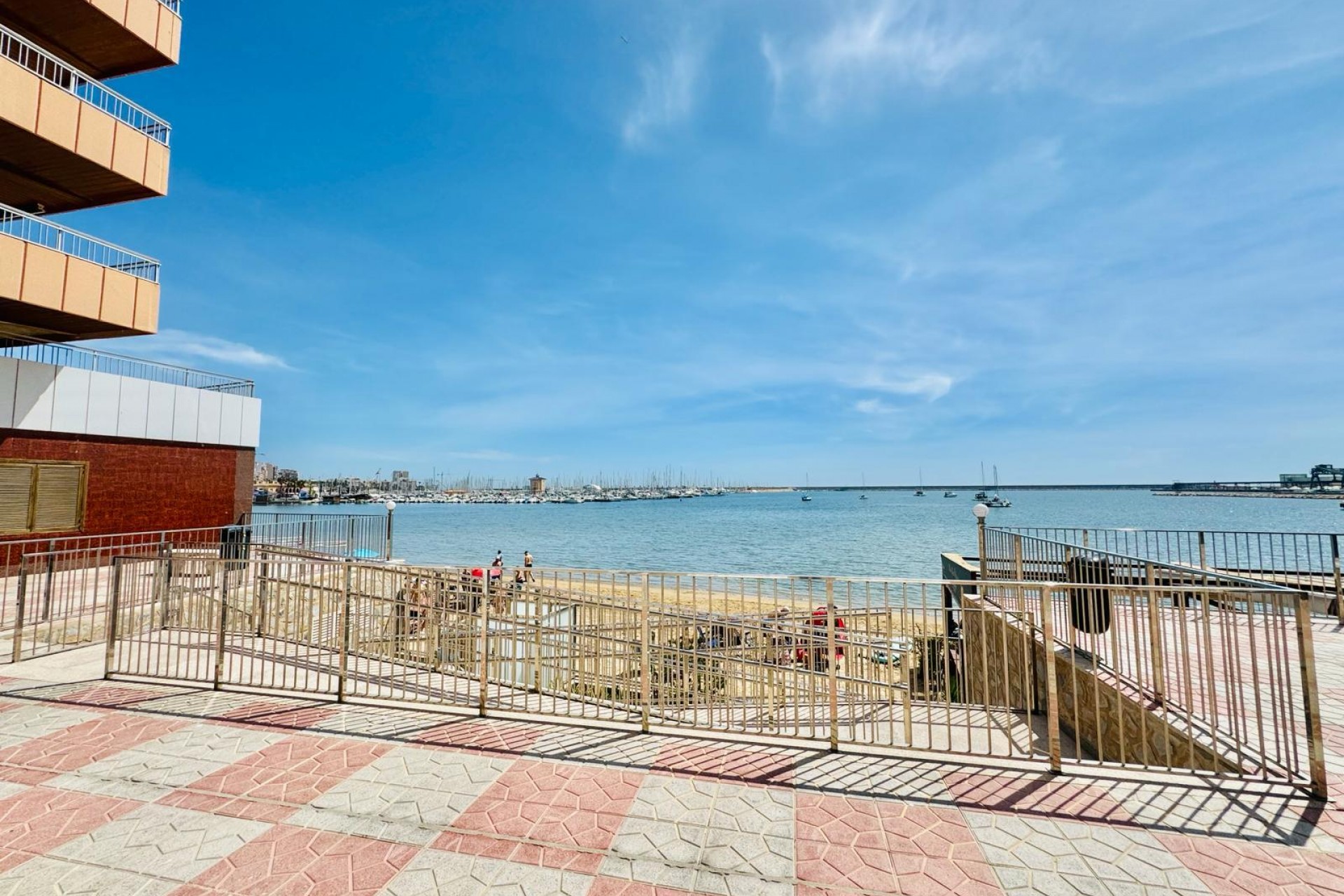 Resale - Apartment -
Torrevieja - Costa Blanca