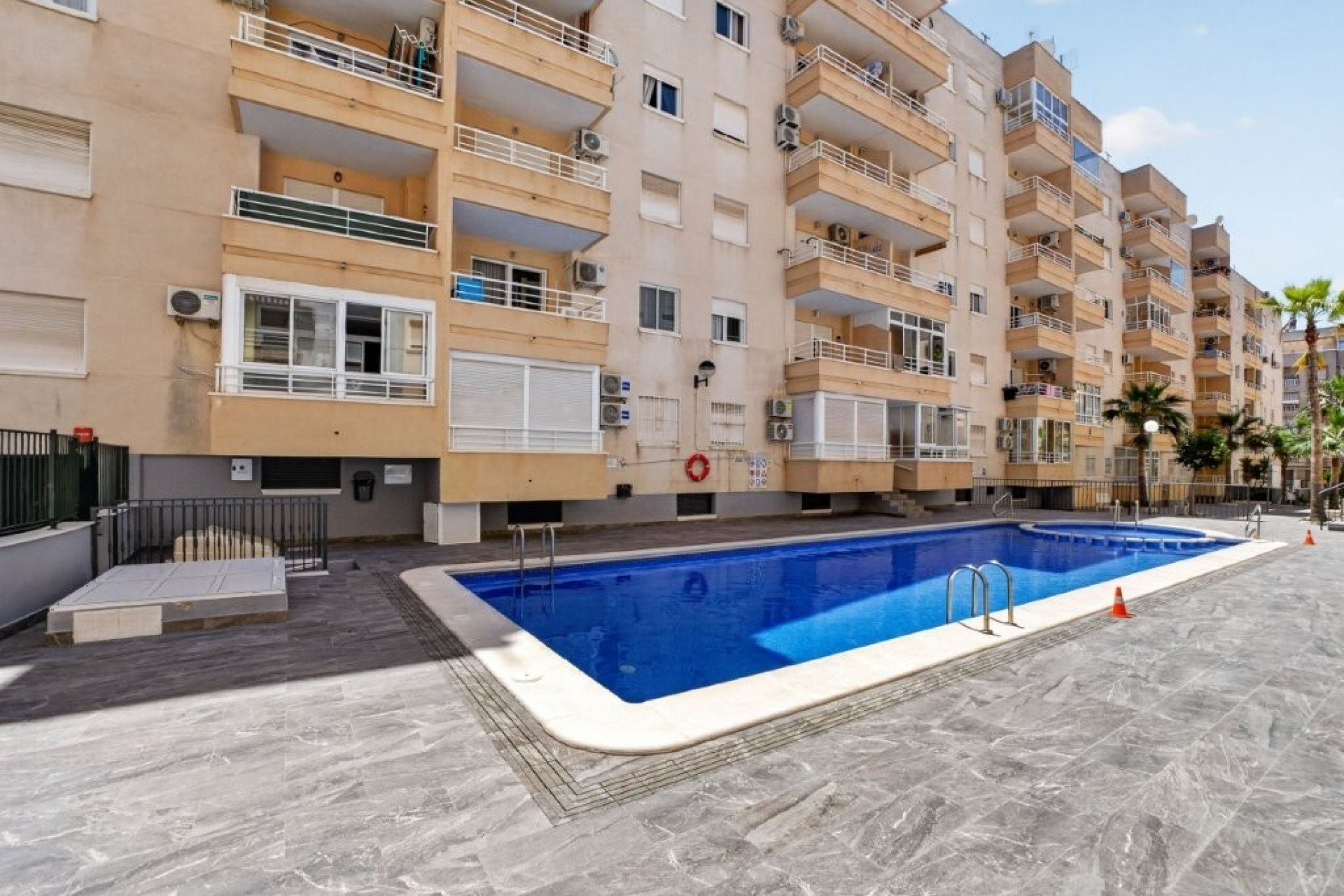 Resale - Apartment -
Torrevieja - Costa Blanca