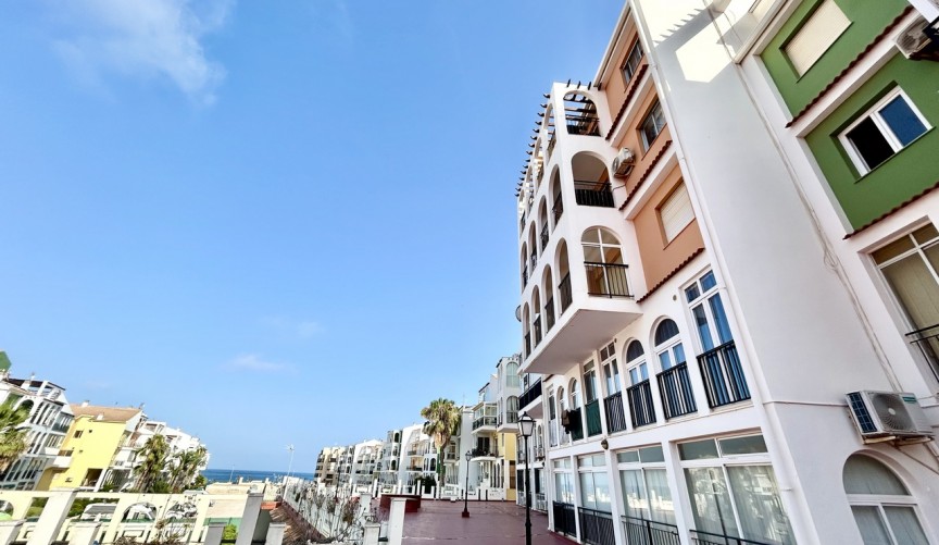 Resale - Apartment -
Torrevieja - Costa Blanca