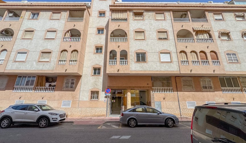 Resale - Apartment -
Torrevieja - Costa Blanca