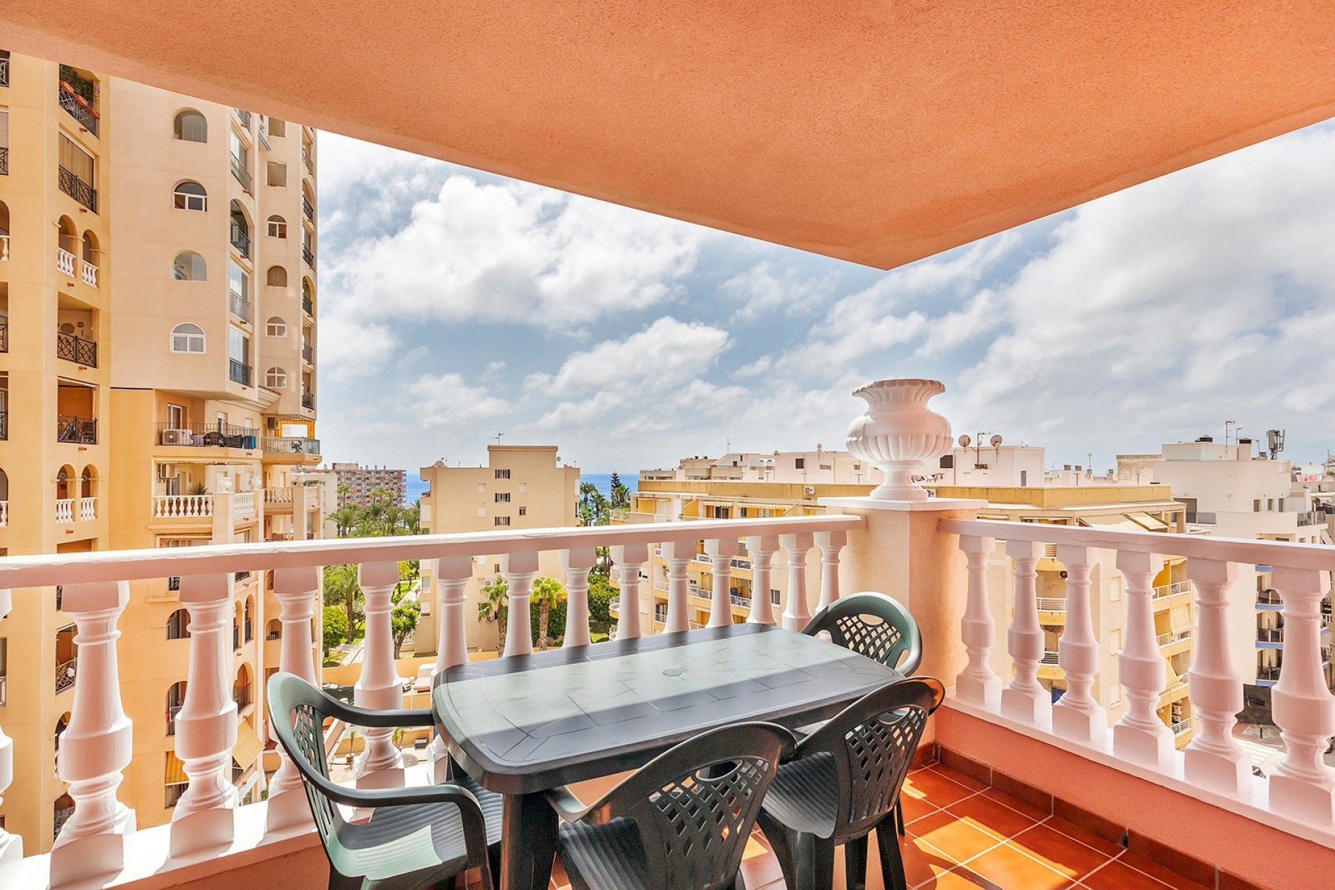 Resale - Apartment -
Torrevieja - Costa Blanca