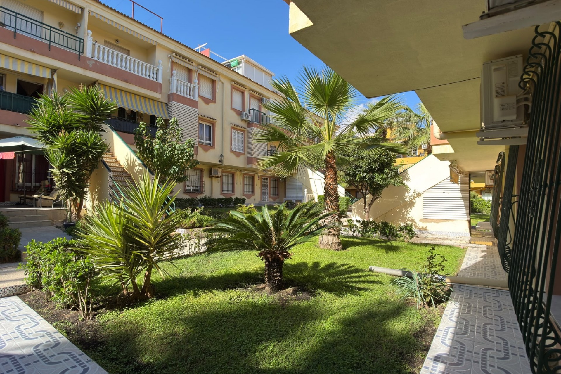 Resale - Apartment -
Torrevieja - Costa Blanca