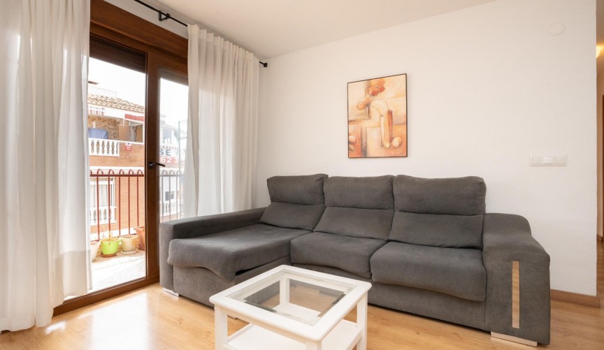 Resale - Apartment -
Torrevieja - El Acequión - Los Náufragos