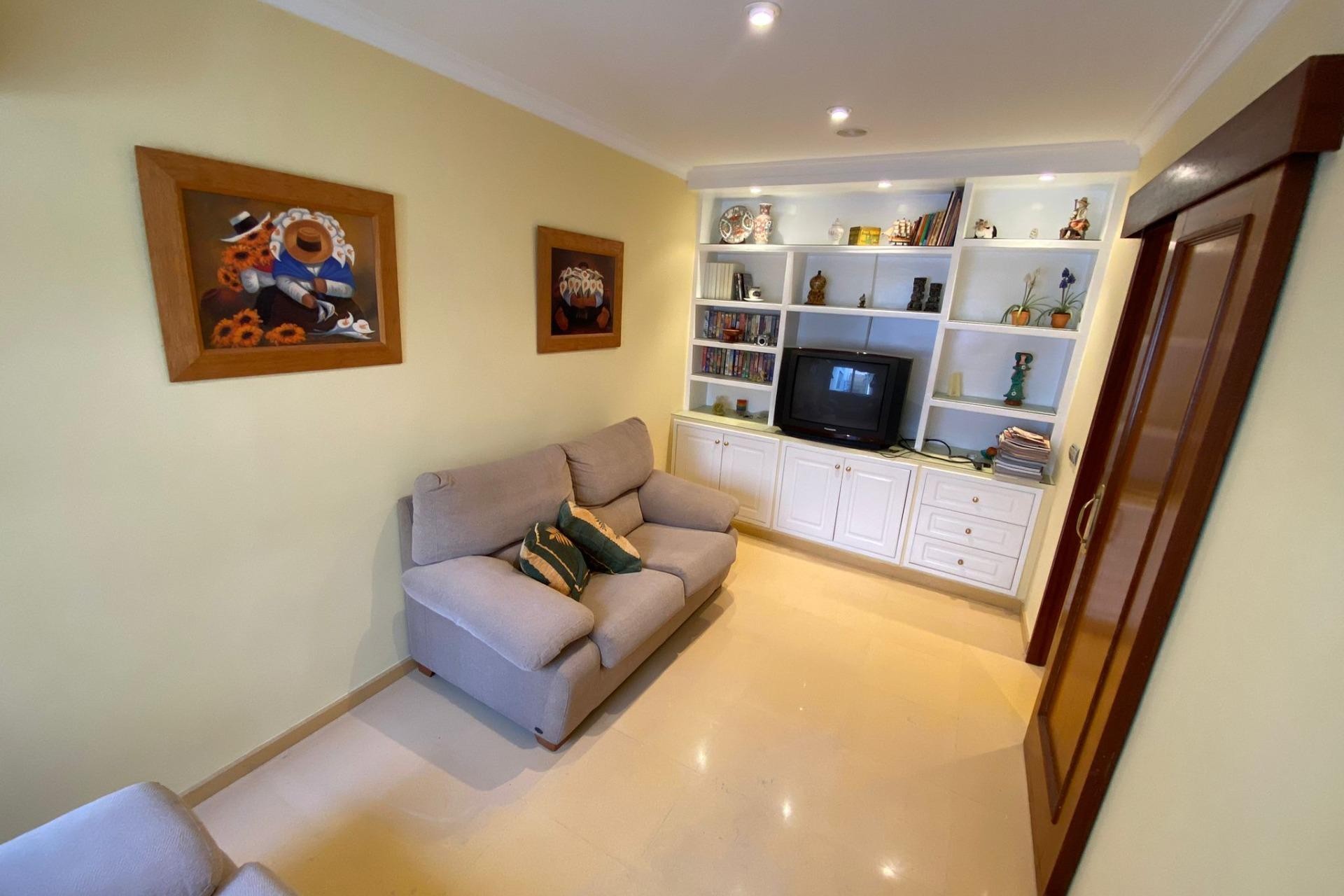 Resale - Apartment -
Torrevieja - Estacion De Autobuses