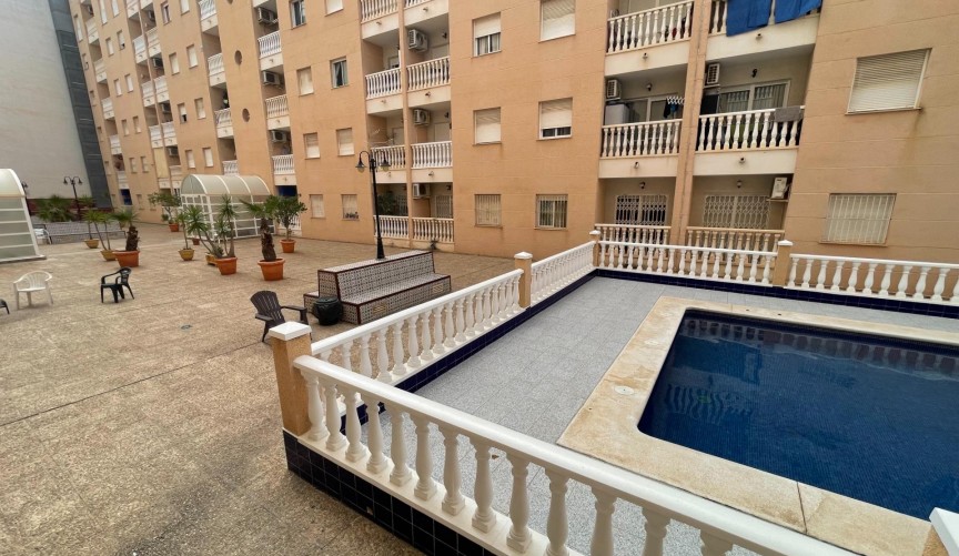 Resale - Apartment -
Torrevieja - Estacion De Autobuses