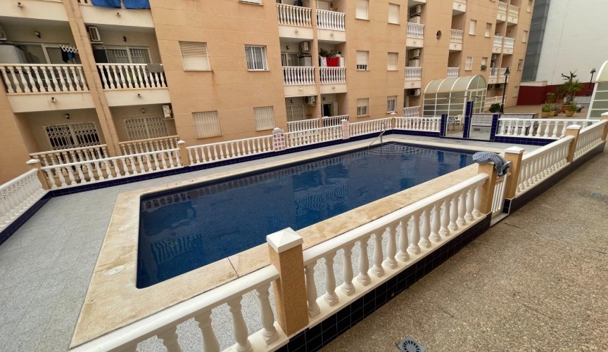 Resale - Apartment -
Torrevieja - Estacion De Autobuses