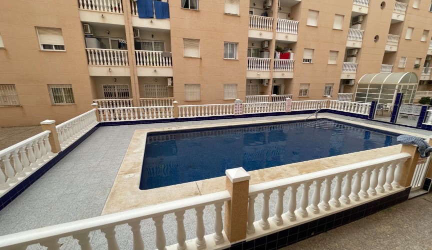 Resale - Apartment -
Torrevieja - Estacion De Autobuses