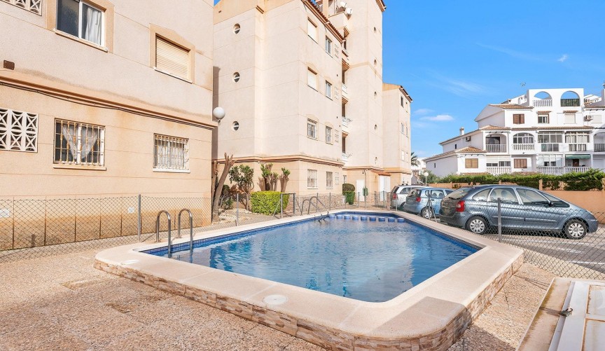 Resale - Apartment -
Torrevieja - Estacion De Autobuses