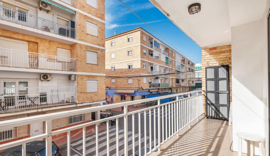 Resale - Apartment -
Torrevieja - Estacion De Autobuses