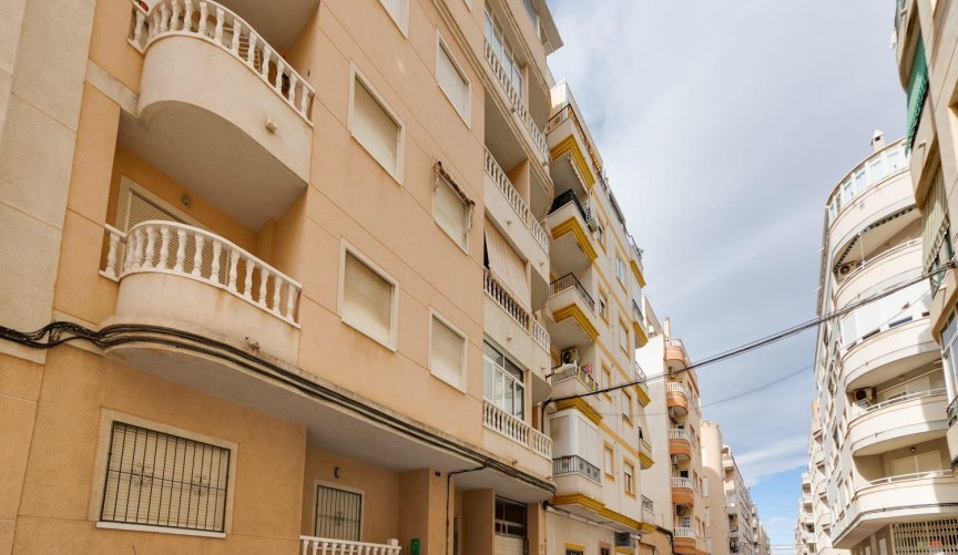 Resale - Apartment -
Torrevieja - Estacion De Autobuses