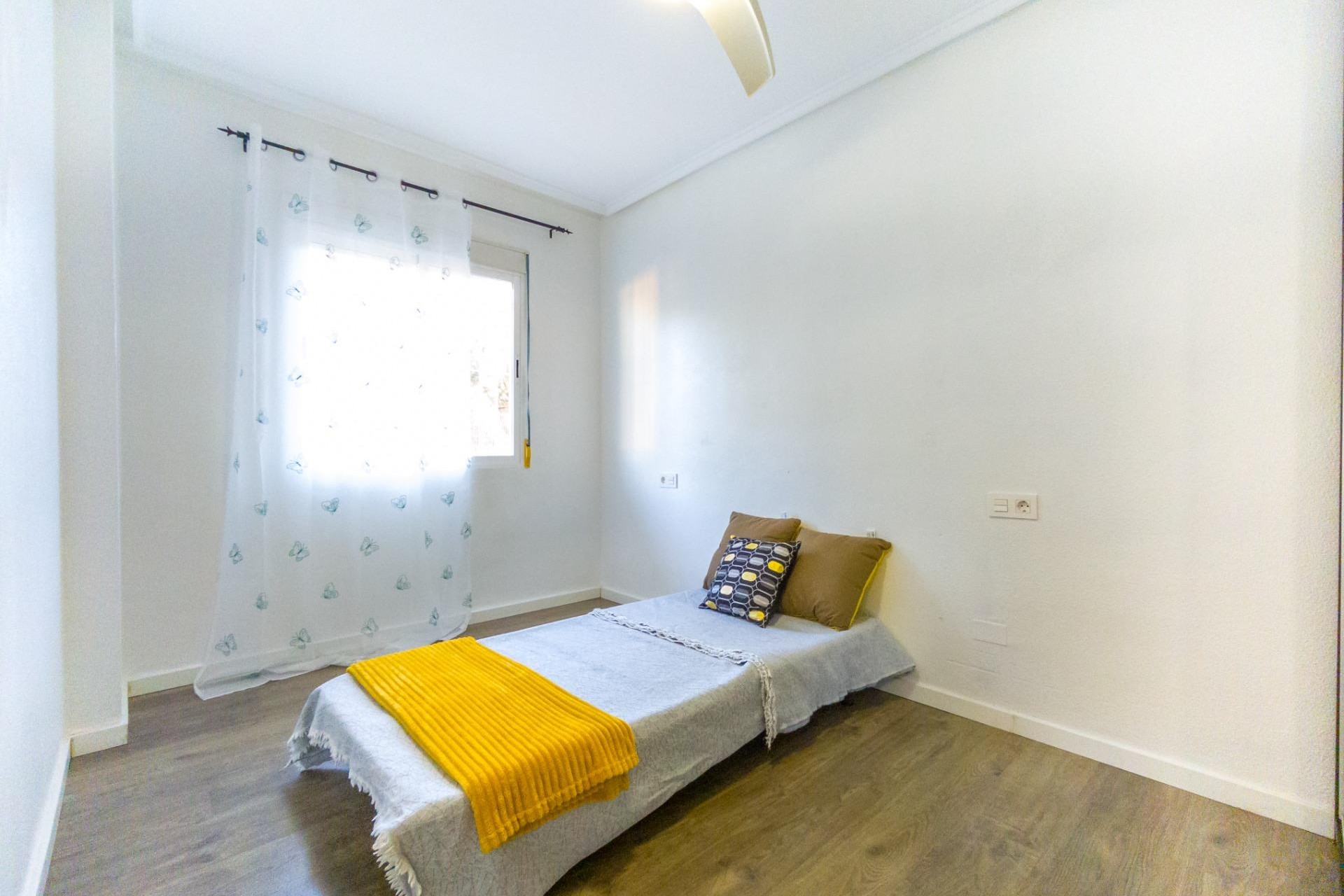 Resale - Apartment -
Torrevieja - Estacion De Autobuses