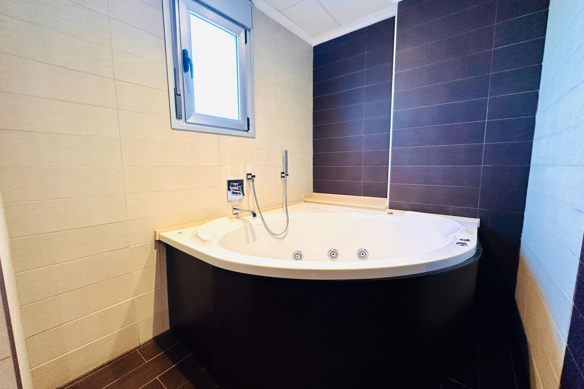 Resale - Apartment -
Torrevieja - Estacion De Autobuses