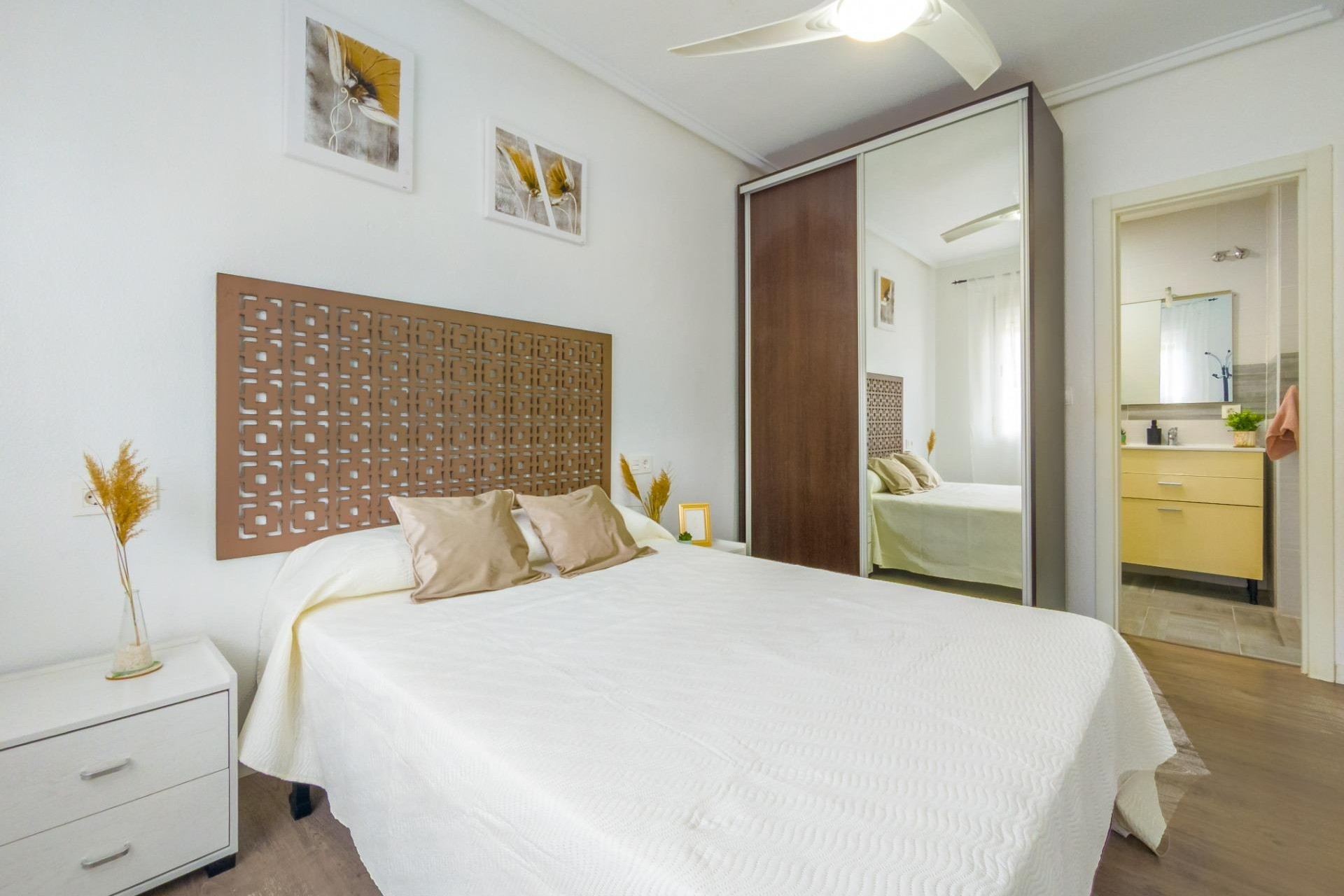 Resale - Apartment -
Torrevieja - Estacion De Autobuses