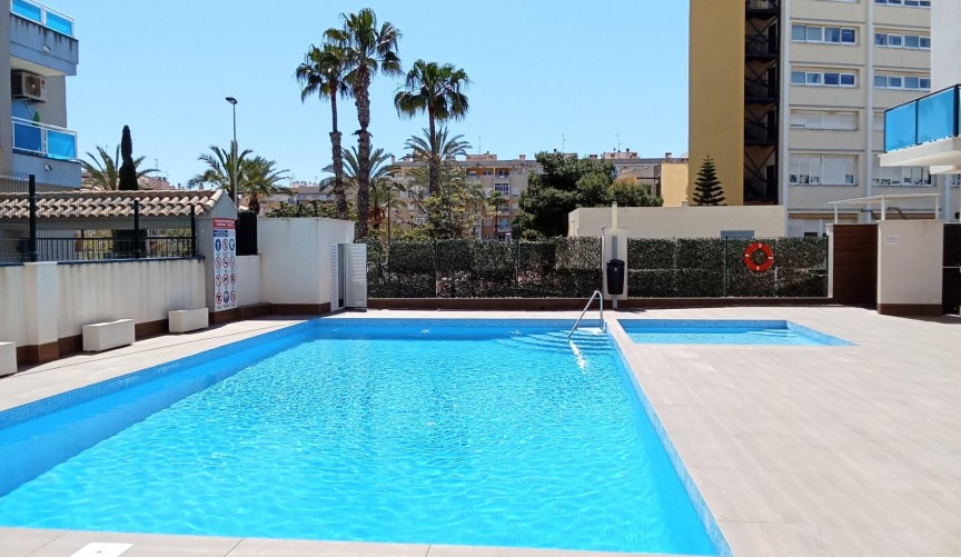 Resale - Apartment -
Torrevieja - Estacion De Autobuses