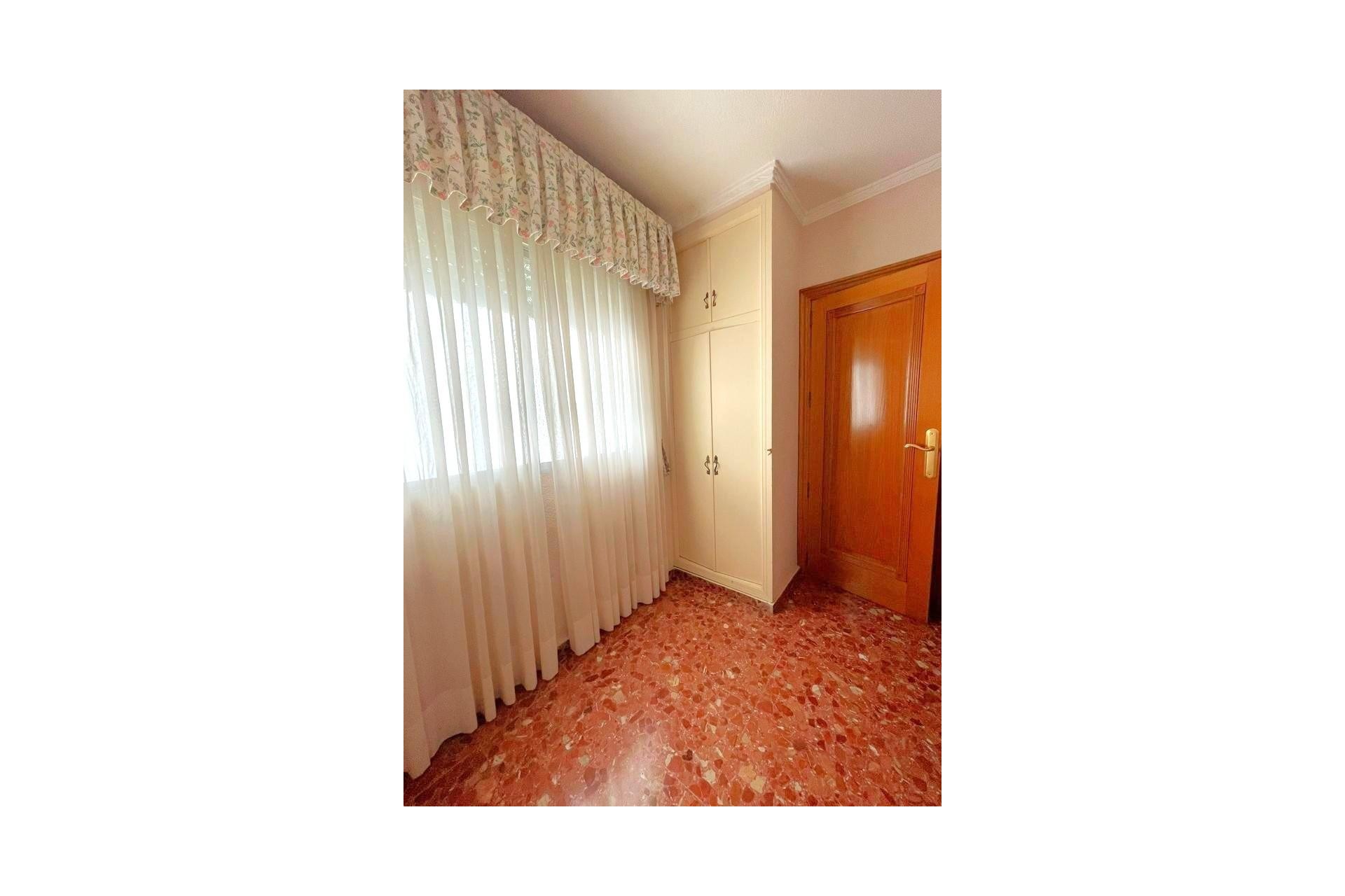 Resale - Apartment -
Torrevieja - Estacion De Autobuses