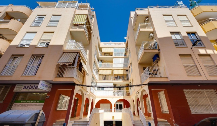 Resale - Apartment -
Torrevieja - Estacion De Autobuses