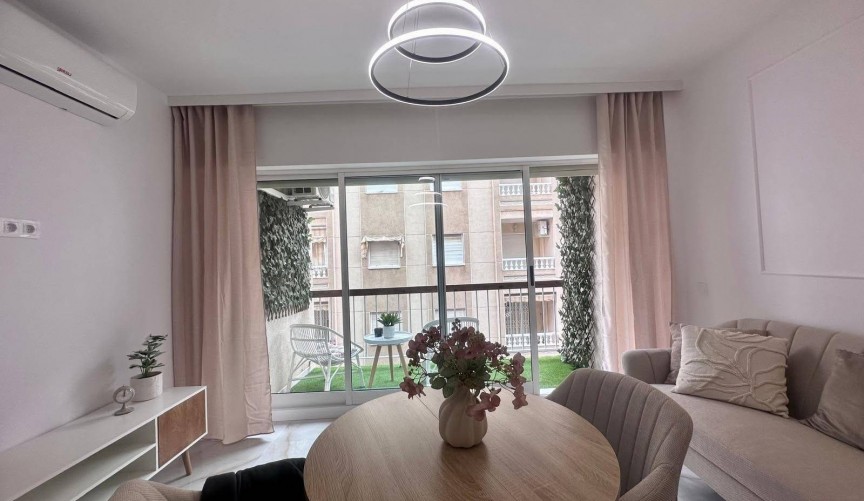 Resale - Apartment -
Torrevieja - Estacion De Autobuses