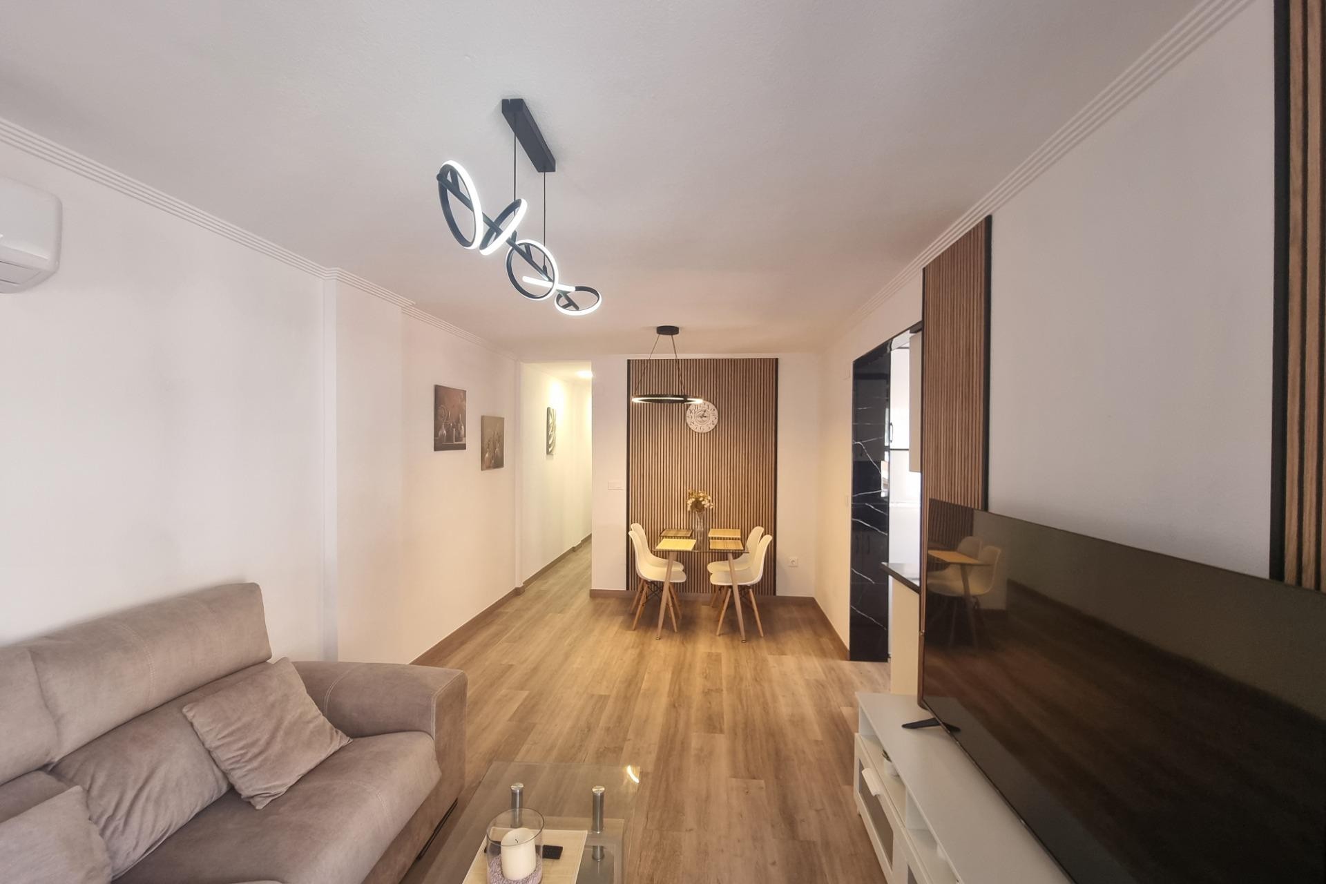 Resale - Apartment -
Torrevieja - Estacion De Autobuses