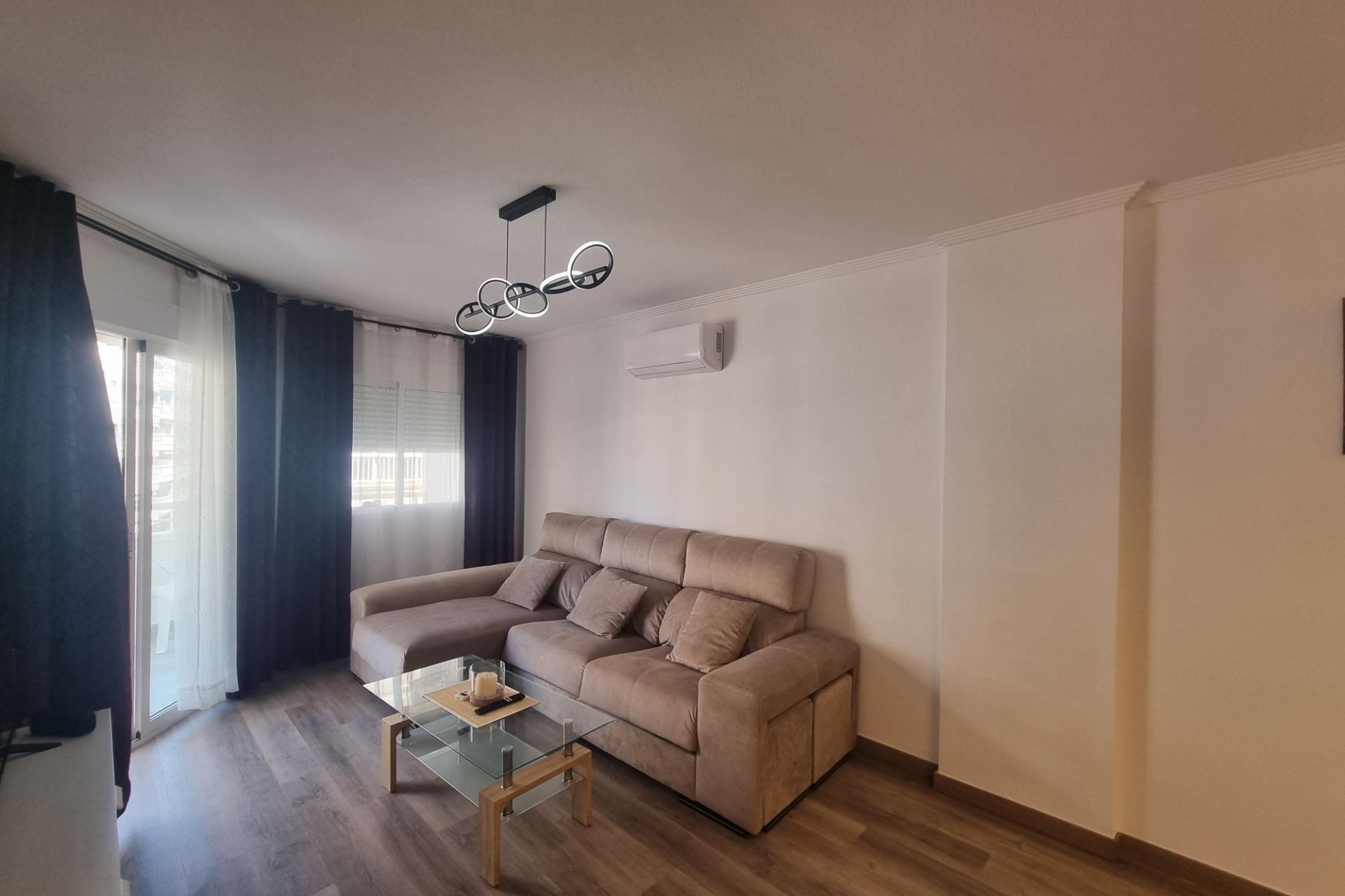 Resale - Apartment -
Torrevieja - Estacion De Autobuses