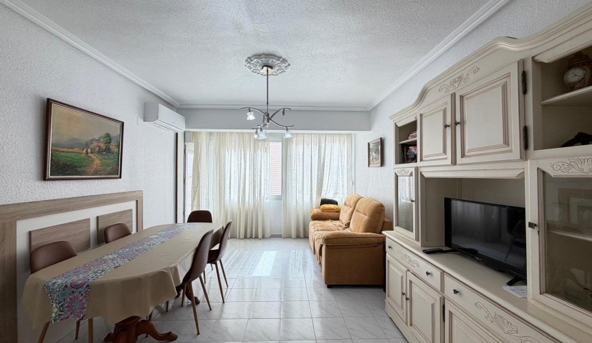 Resale - Apartment -
Torrevieja - Estacion De Autobuses