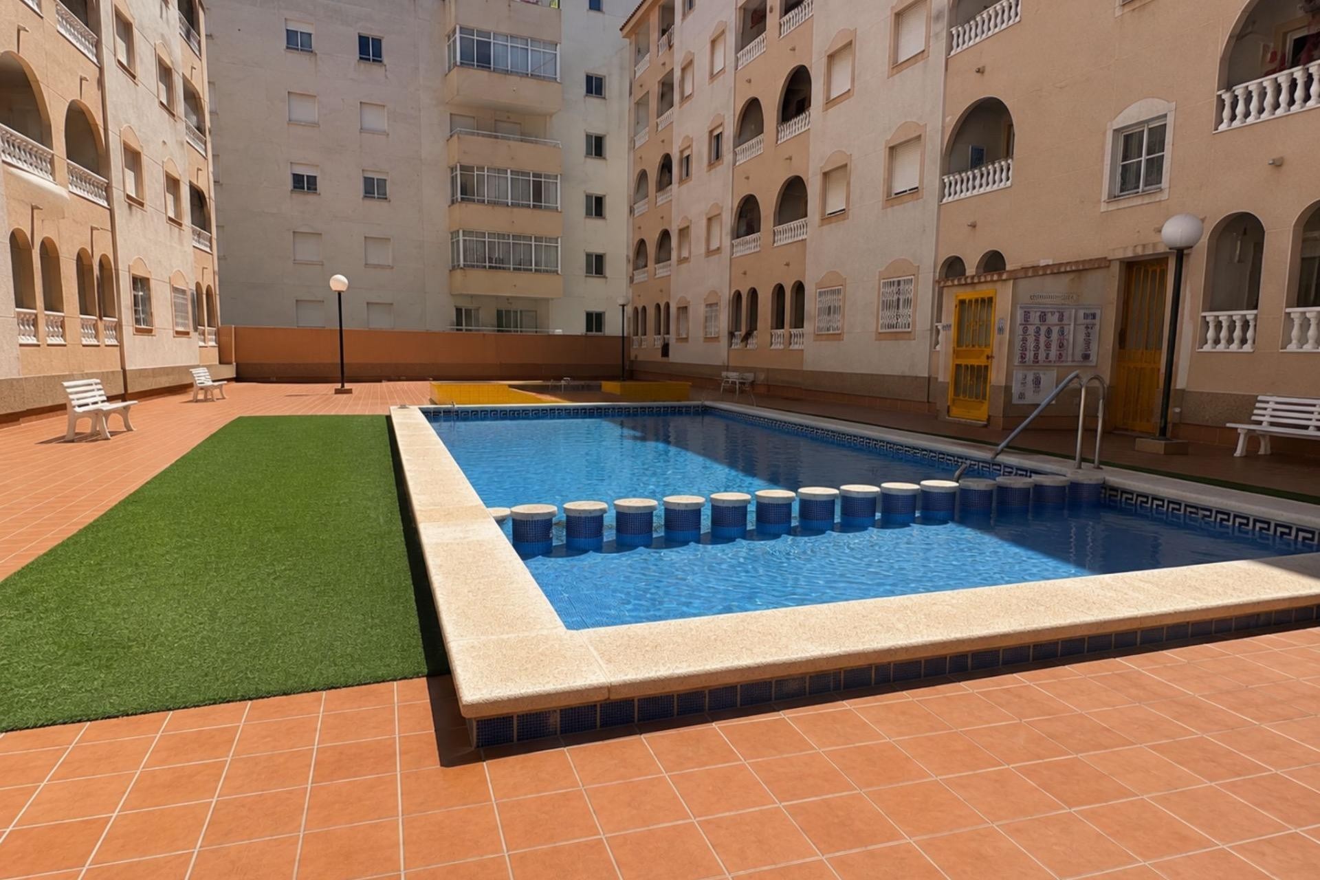 Resale - Apartment -
Torrevieja - Estacion De Autobuses