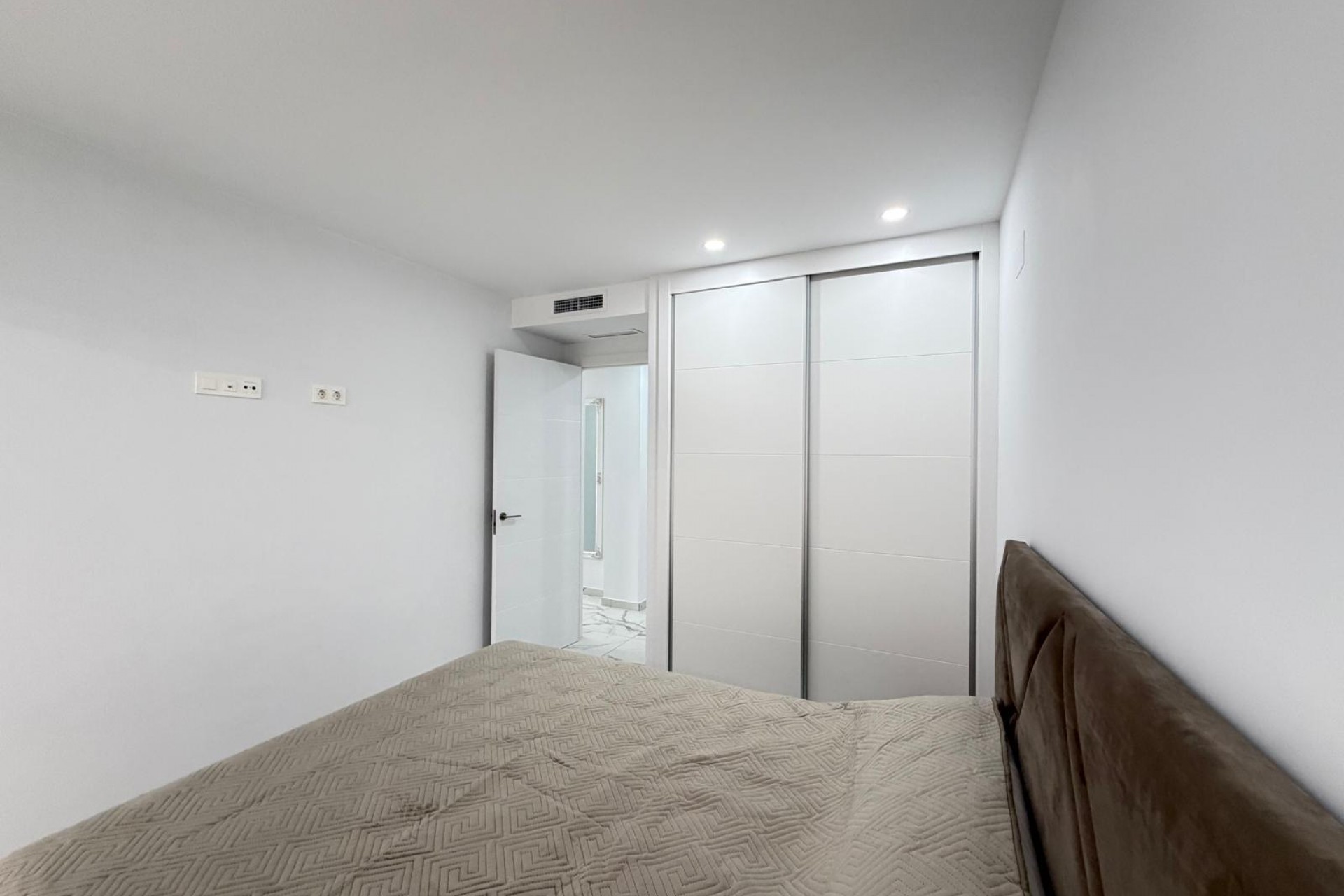 Resale - Apartment -
Torrevieja - Estacion De Autobuses