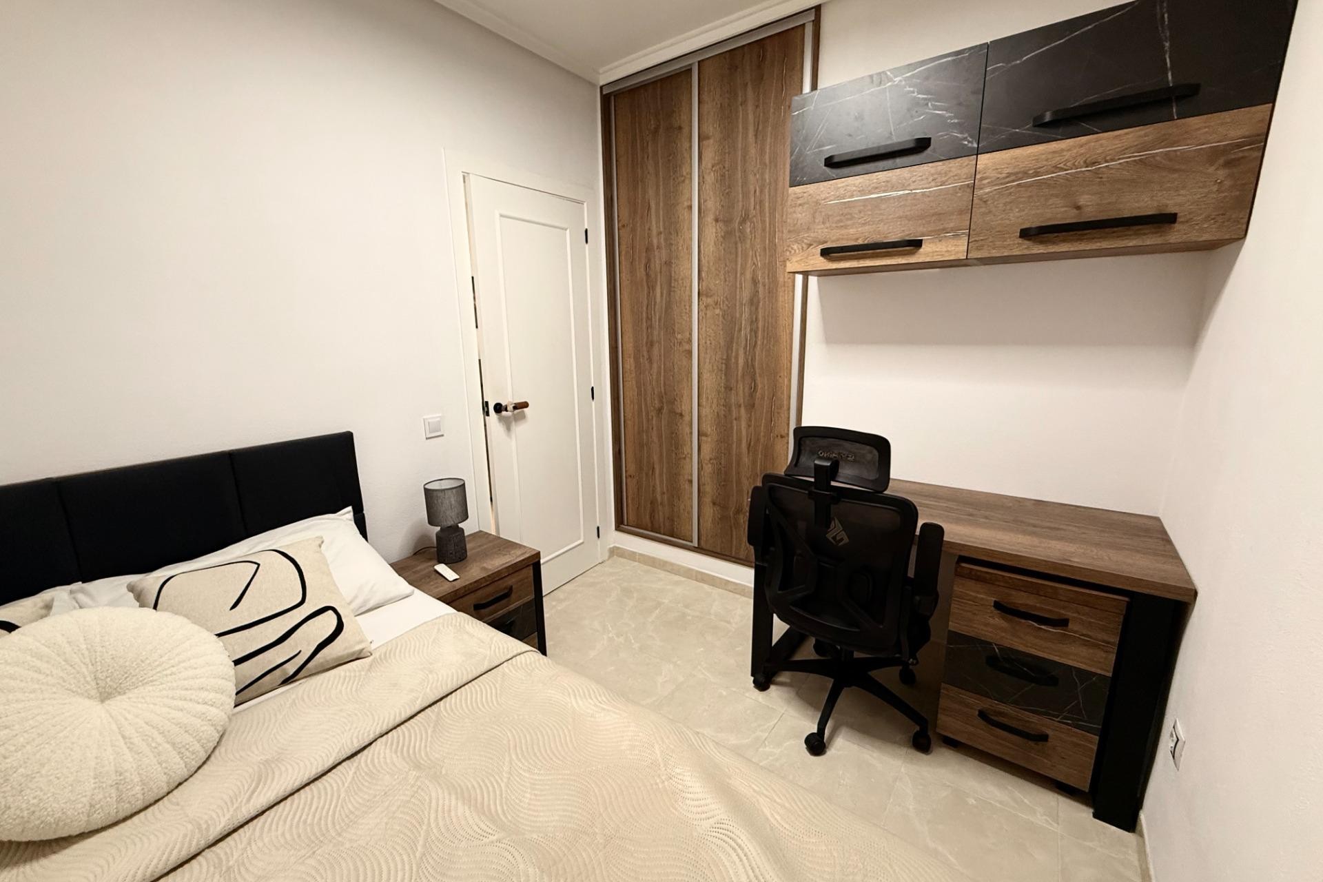 Resale - Apartment -
Torrevieja - Estacion De Autobuses