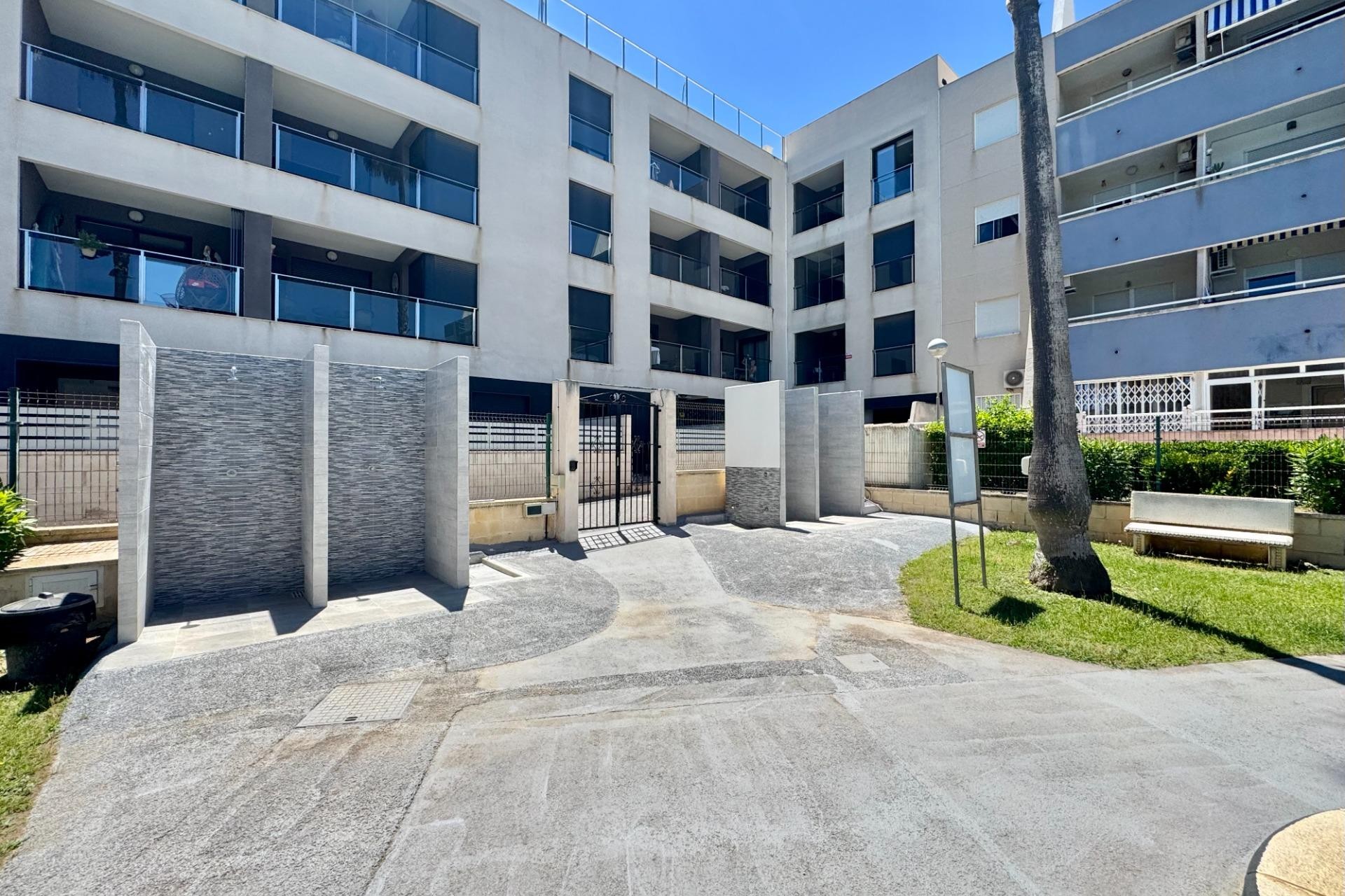 Resale - Apartment -
Torrevieja - Gaspar Perrelló