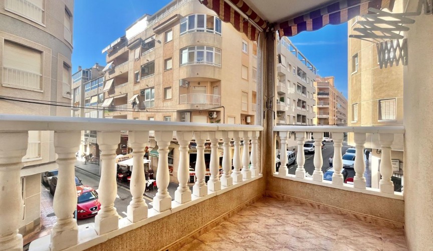 Resale - Apartment -
Torrevieja - Habaneras