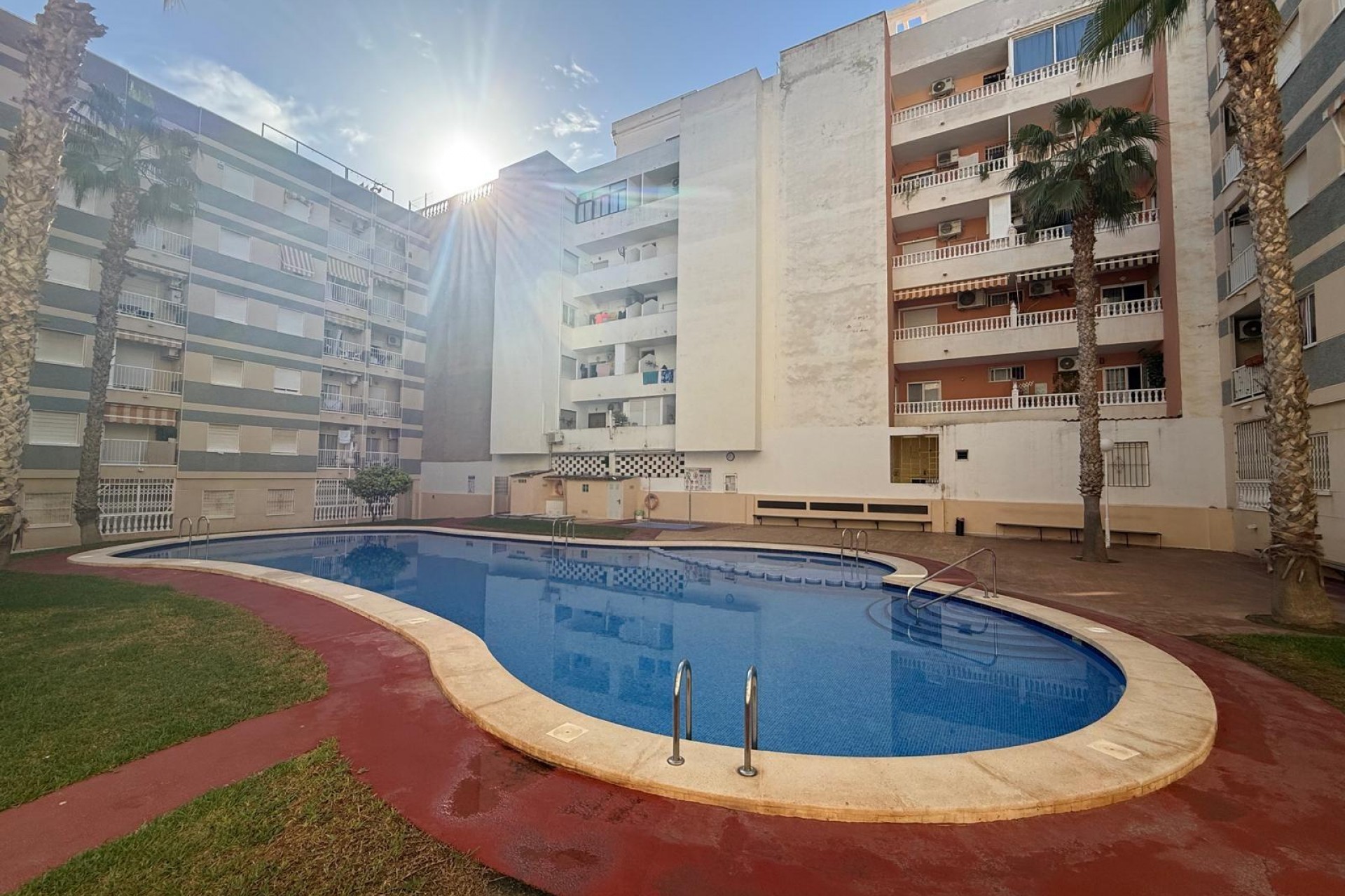 Resale - Apartment -
Torrevieja - Habaneras