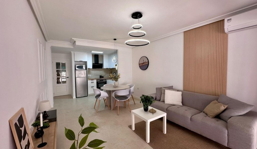 Resale - Apartment -
Torrevieja - Habaneras