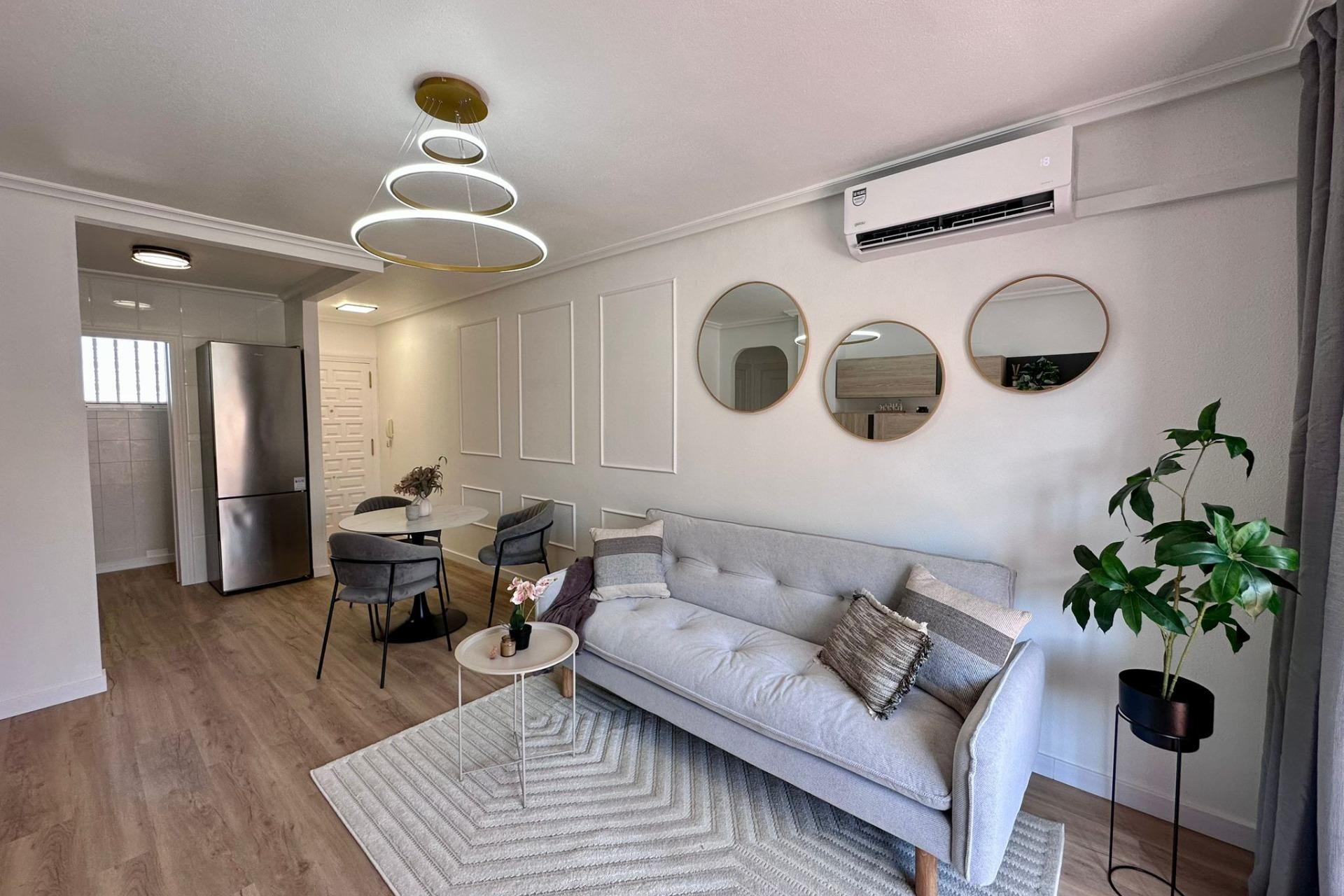 Resale - Apartment -
Torrevieja - Habaneras