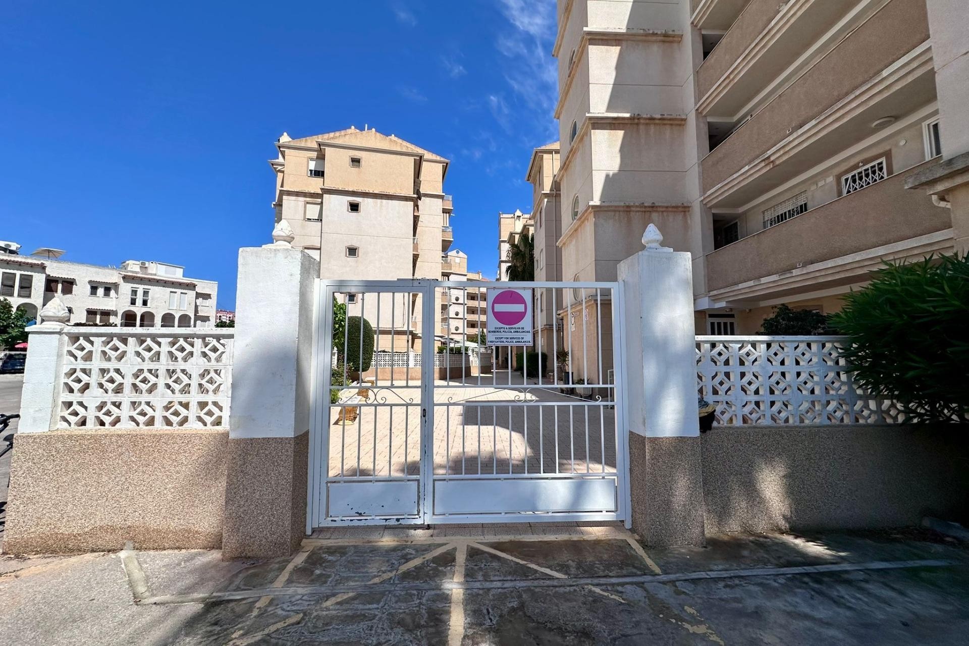 Resale - Apartment -
Torrevieja - Habaneras